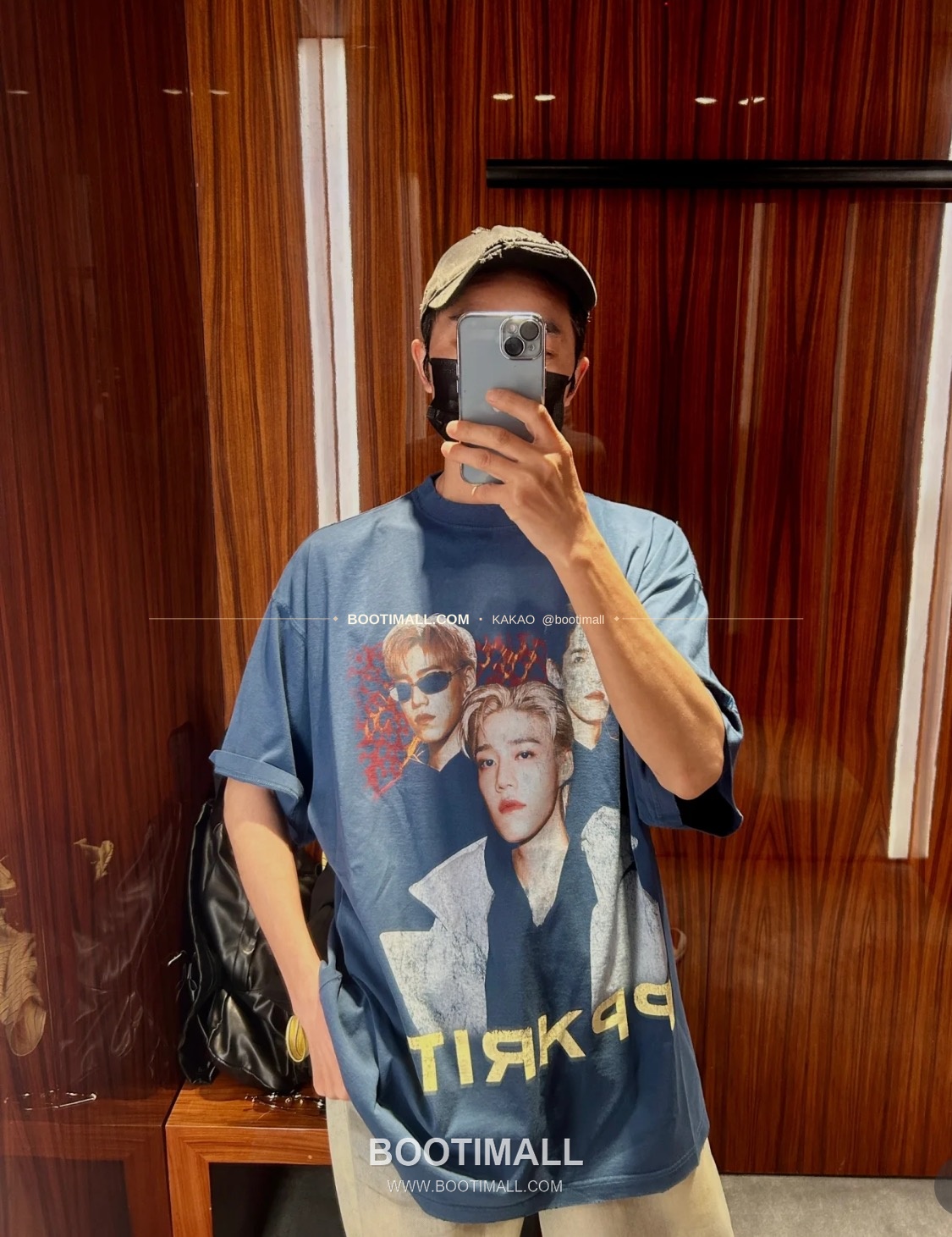 발렌시아가 2025SS 앰배서더 포트레이트 프린트 워싱 루즈핏 반팔 티셔츠 Balenciaga 2025 SS Ambassador Portrait Print Washed Loose Fit Short Sleeve T-Shirt 2