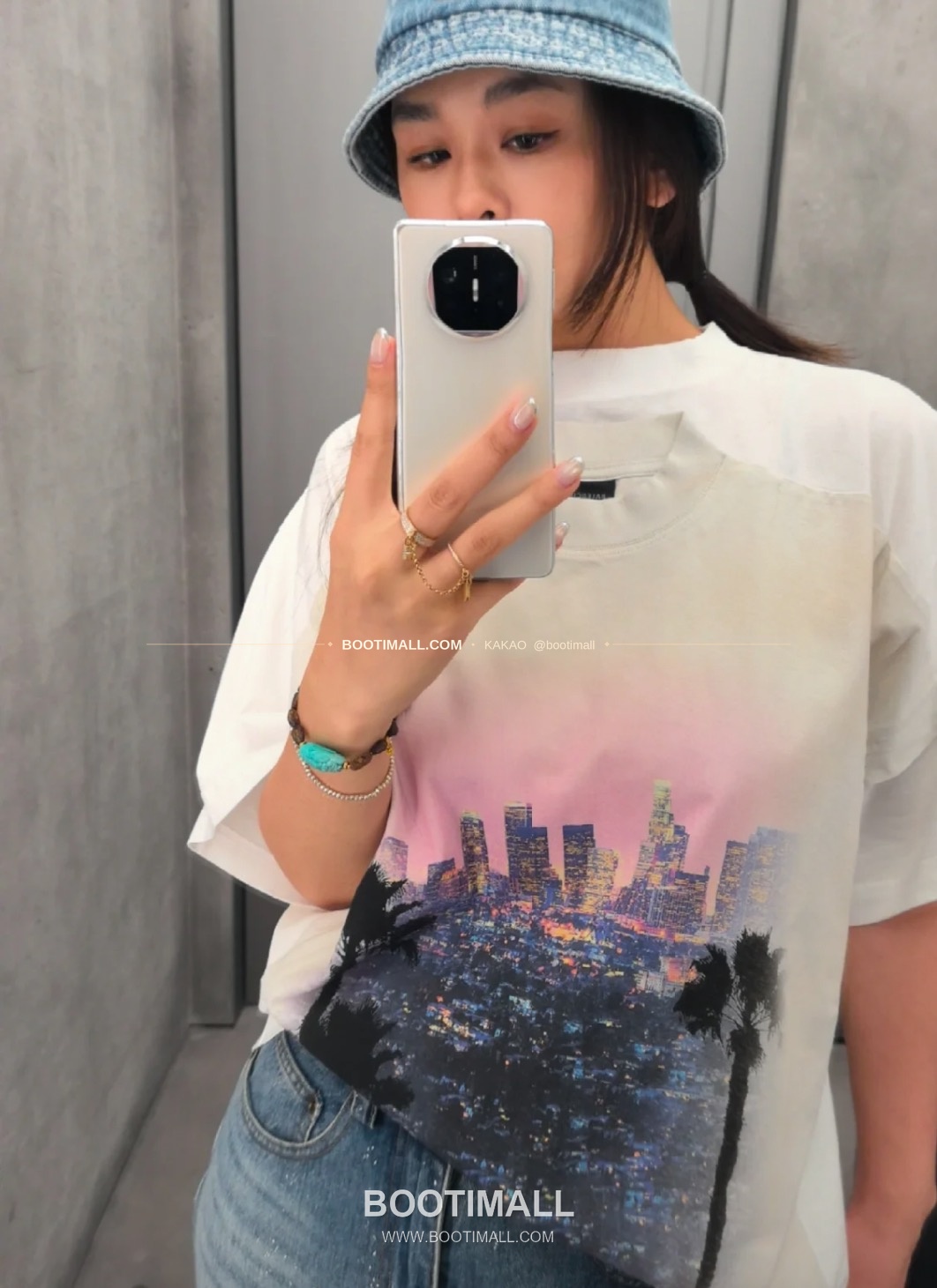 발렌시아가 2025SS LA프린트 레이어드 워싱 루즈핏 반팔 티셔츠 Balenciaga 2025 SS LA Print Layered Washed Loose Fit Short Sleeve T-Shirt 4