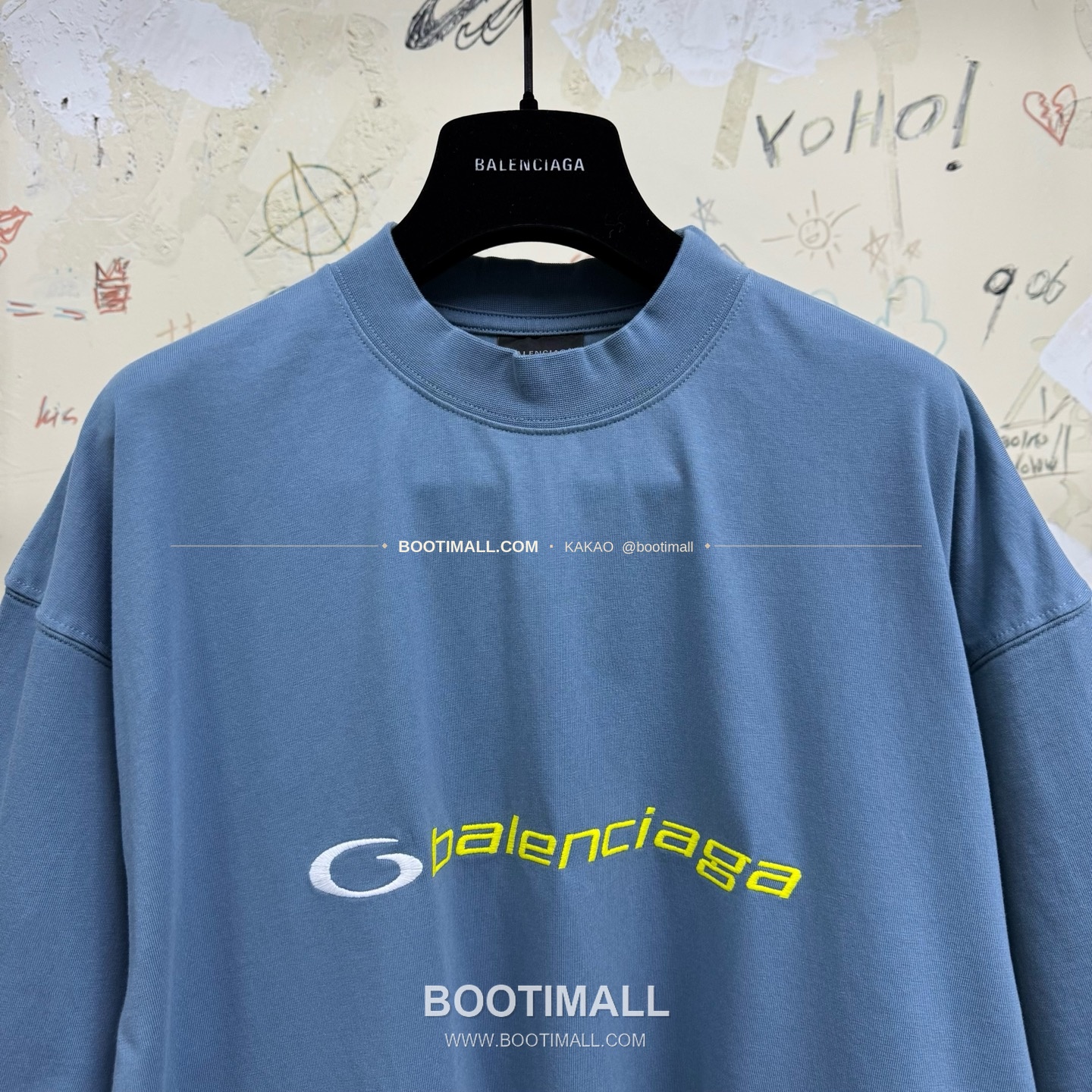 발렌시아가 2025SS 링로고 투톤 자수 루즈핏 반팔 티셔츠 Balenciaga 2025 SS Ring Logo Two Tone Embroidered Loose Fit Short Sleeve T-Shirt 3