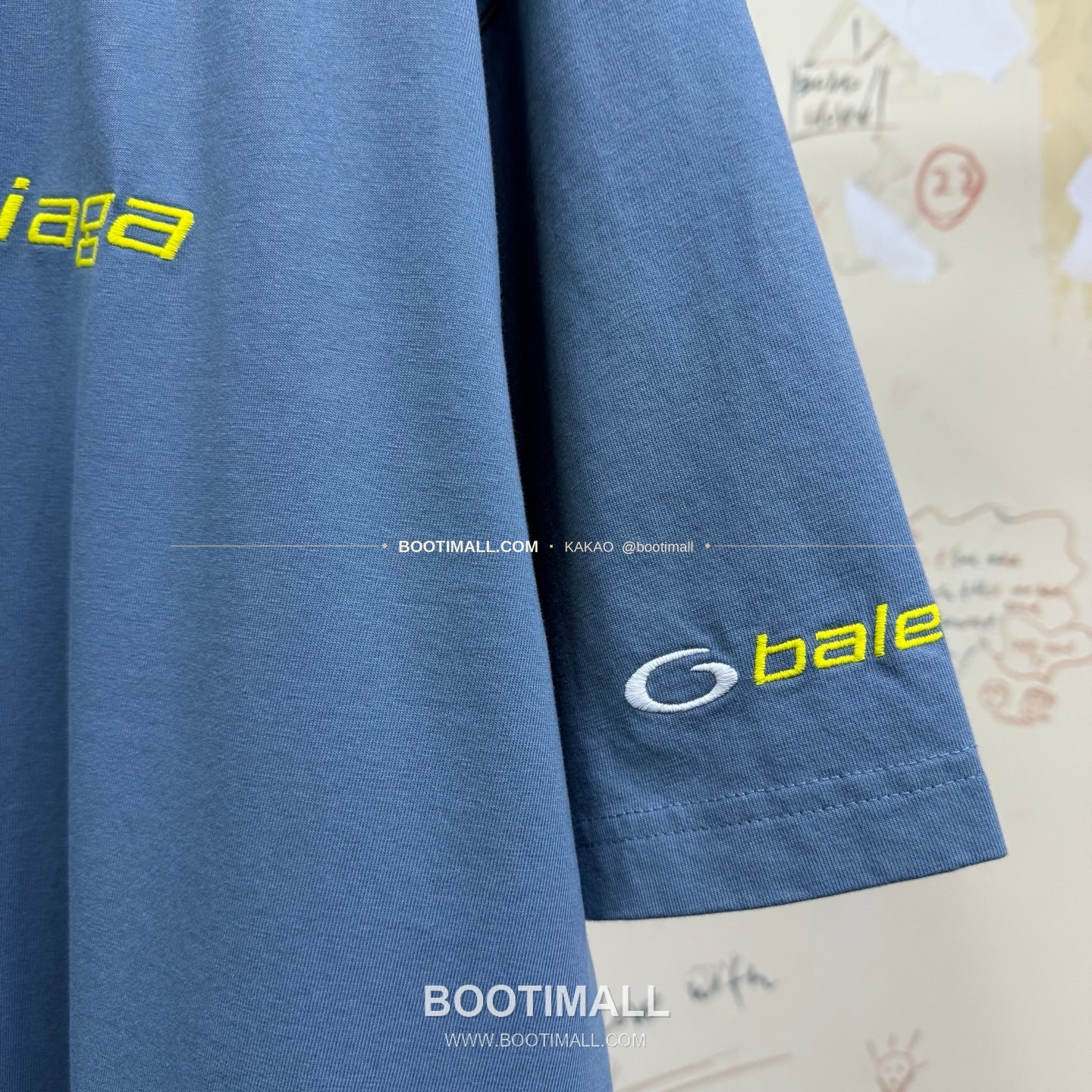 발렌시아가 2025SS 링로고 투톤 자수 루즈핏 반팔 티셔츠 Balenciaga 2025 SS Ring Logo Two Tone Embroidered Loose Fit Short Sleeve T-Shirt 5