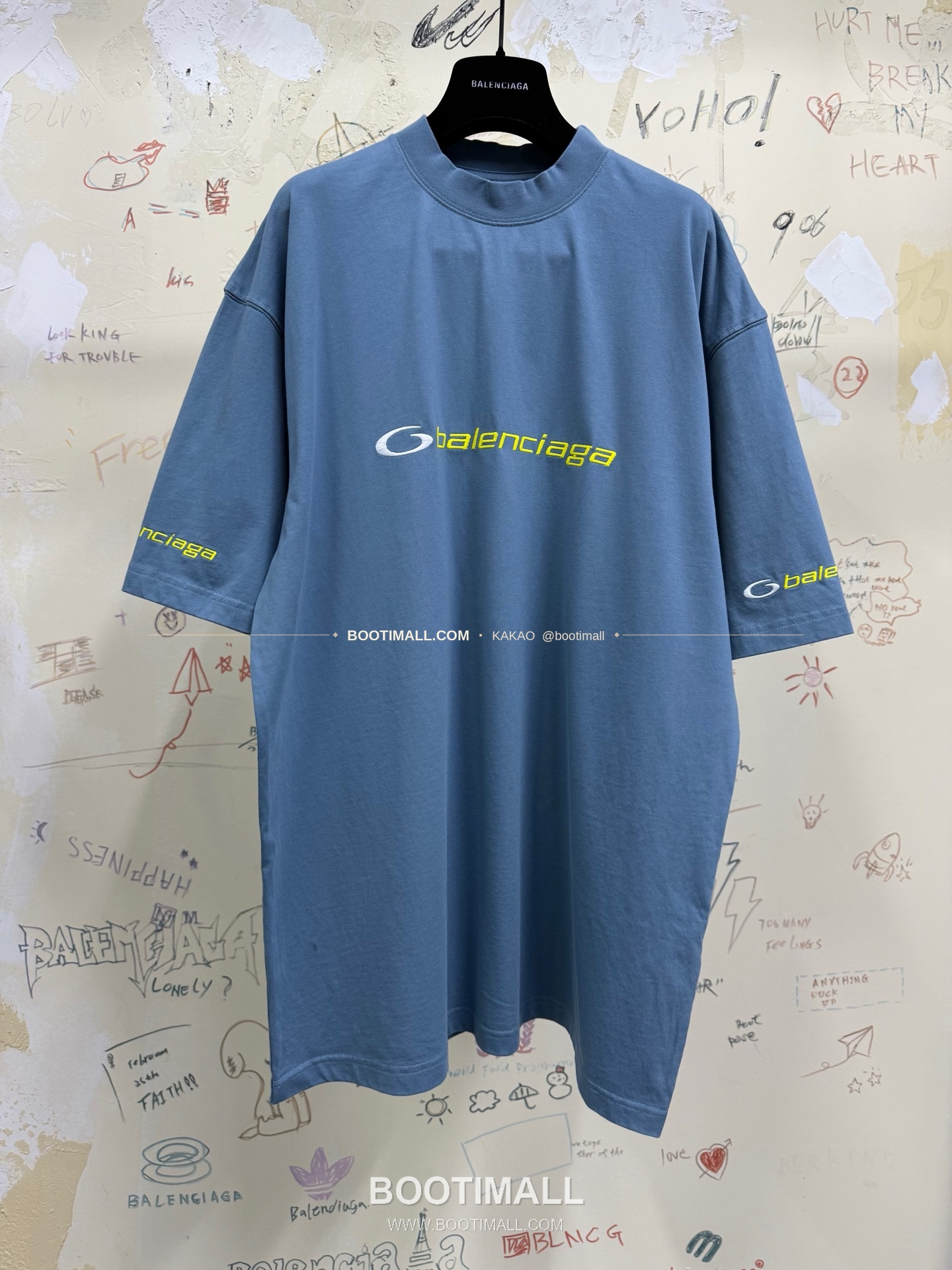 발렌시아가 2025SS 링로고 투톤 자수 루즈핏 반팔 티셔츠 Balenciaga 2025 SS Ring Logo Two Tone Embroidered Loose Fit Short Sleeve T-Shirt 10