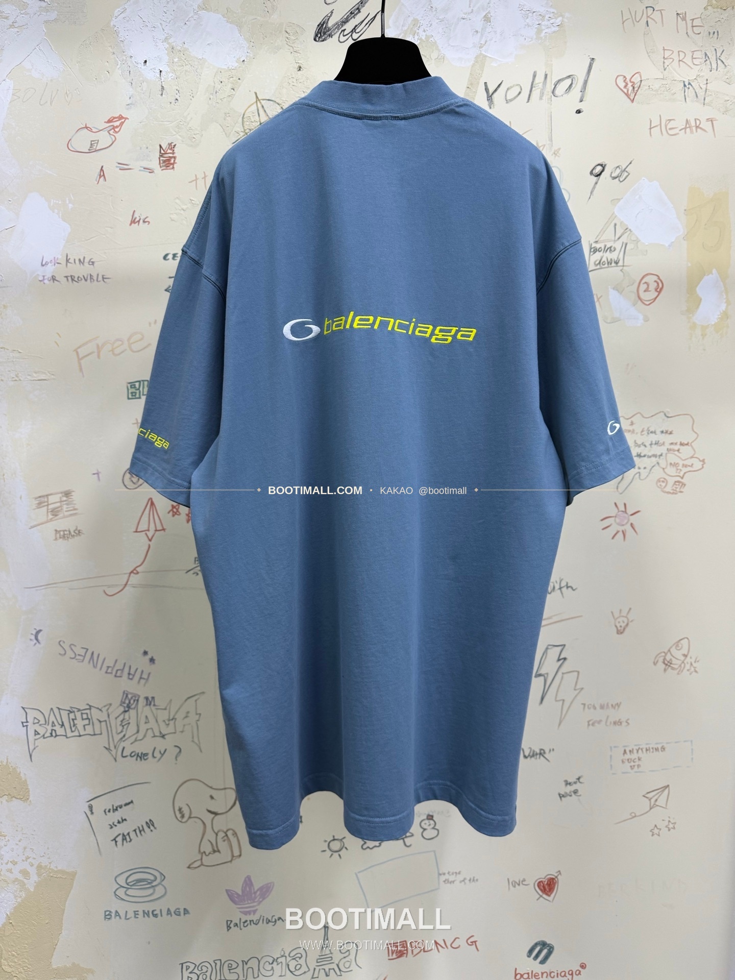 발렌시아가 2025SS 링로고 투톤 자수 루즈핏 반팔 티셔츠 Balenciaga 2025 SS Ring Logo Two Tone Embroidered Loose Fit Short Sleeve T-Shirt 11