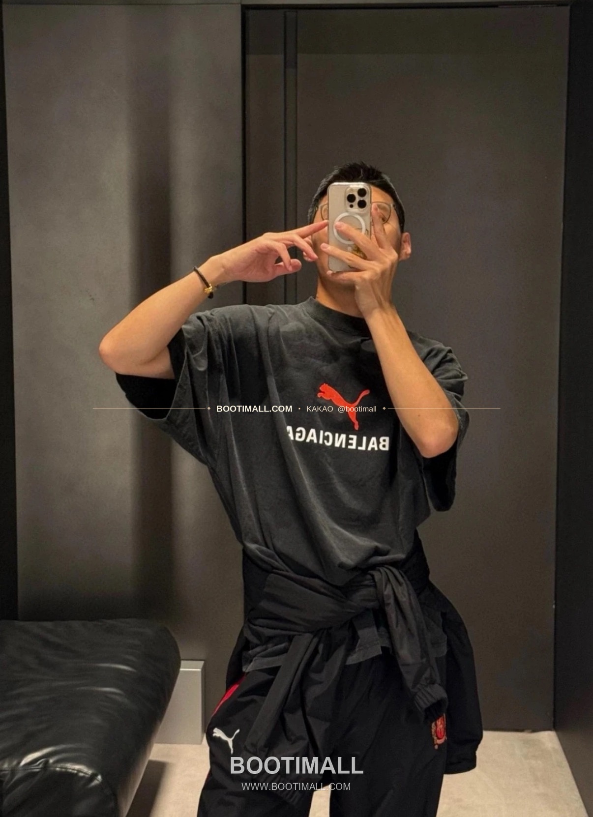 발렌시아가 2025SS 푸마 콜라보 로고프린트 워싱 루즈핏 반팔 티셔츠 Balenciaga 2025 SS Puma Collaboration Logo Print Washed Loose Fit Short Sleeve T-Shirt 3