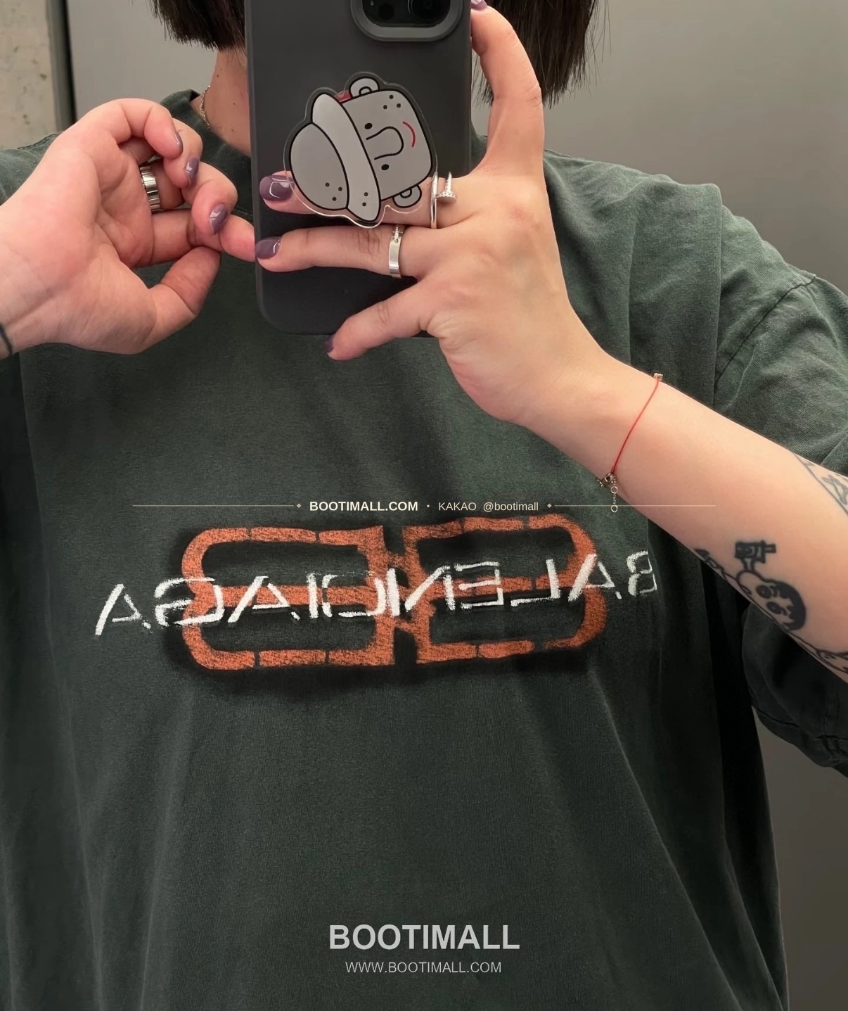 발렌시아가 2025FW BB로고 워싱 루즈핏 코튼 티셔츠 Balenciaga 2025 FW BB Logo Washed Loose Fit Cotton T-Shirt 6