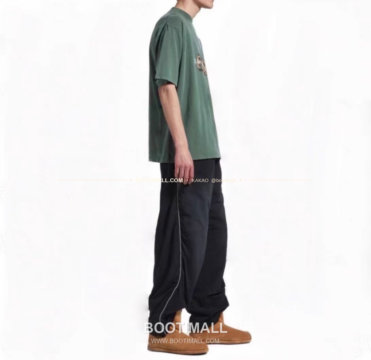 발렌시아가 2025FW BB로고 워싱 루즈핏 코튼 티셔츠 Balenciaga 2025 FW BB Logo Washed Loose Fit Cotton T-Shirt 18