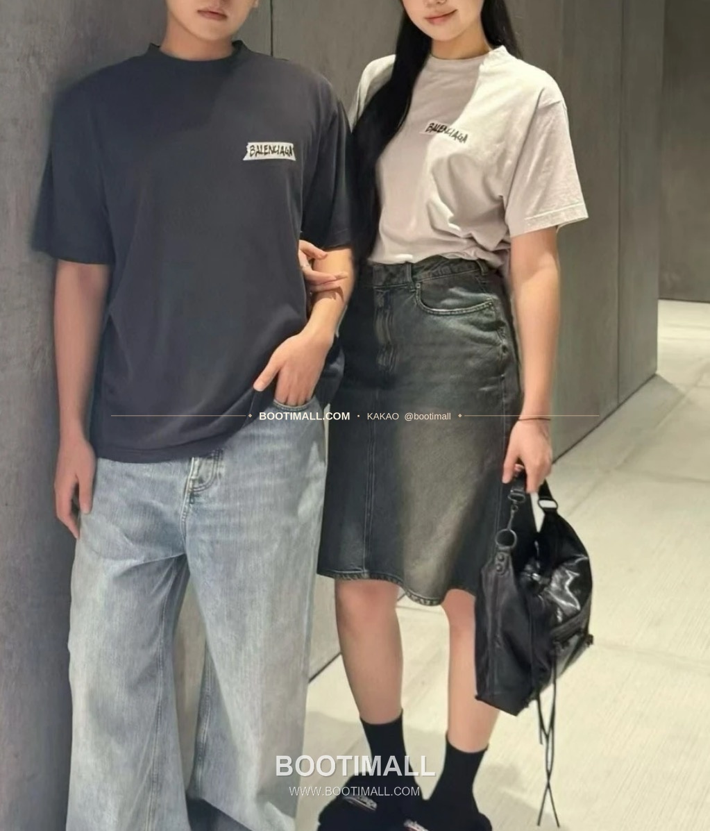 발렌시아가 2026SS 레터로고 프린트 워싱 루즈핏 코튼 반팔 티셔츠 Balenciaga 2026 SS Letter Logo Print Washed Loose Fit Cotton Short Sleeve T-Shirt 3