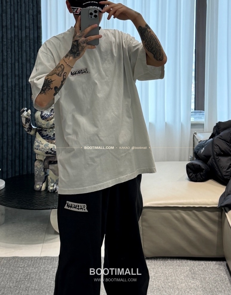 발렌시아가 2026SS 레터로고 프린트 워싱 루즈핏 코튼 반팔 티셔츠 Balenciaga 2026 SS Letter Logo Print Washed Loose Fit Cotton Short Sleeve T-Shirt 4