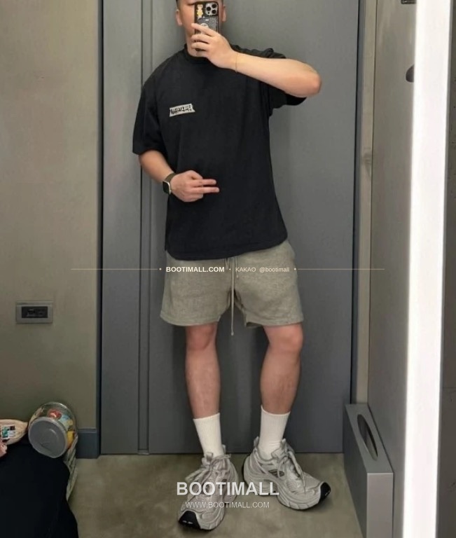 발렌시아가 2026SS 레터로고 프린트 워싱 루즈핏 코튼 반팔 티셔츠 Balenciaga 2026 SS Letter Logo Print Washed Loose Fit Cotton Short Sleeve T-Shirt 1