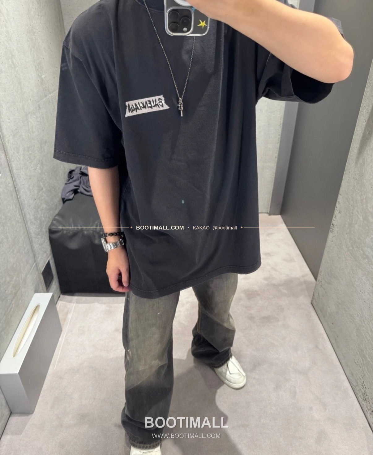발렌시아가 2026SS 레터로고 프린트 워싱 루즈핏 코튼 반팔 티셔츠 Balenciaga 2026 SS Letter Logo Print Washed Loose Fit Cotton Short Sleeve T-Shirt 3