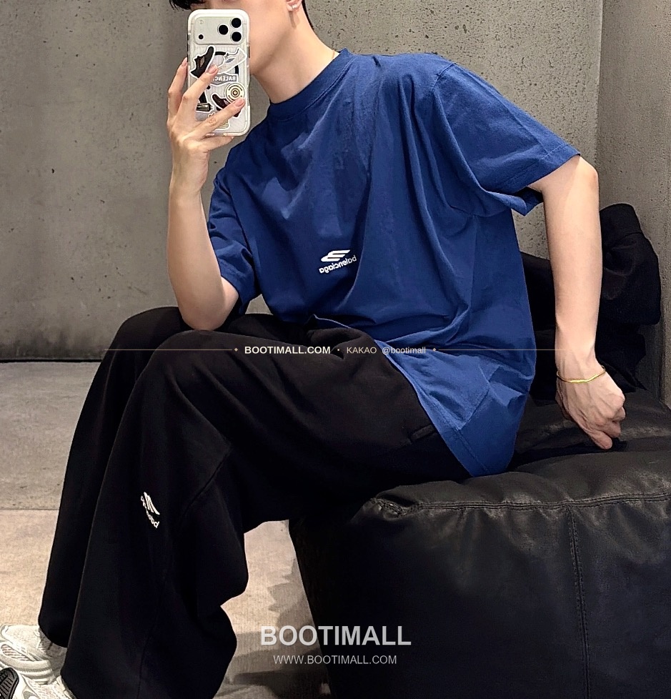 발렌시아가 2026SS 스키 3B로고 자수 루즈핏 반팔 티셔츠 Balenciaga 2026 SS Ski 3B Logo Embroidered Loose Fit Short Sleeve T-Shirt 3
