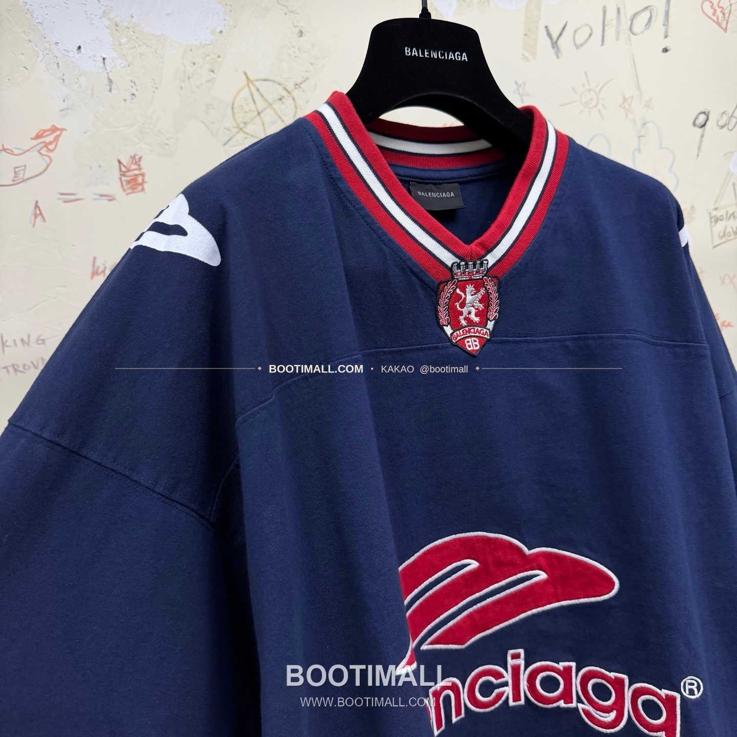 발렌시아가 2026SS 3B로고 프린트 자수 루즈핏 V넥 반팔 티셔츠 Balenciaga 2026 SS 3B Logo Print Embroidered Loose Fit V Neck Short Sleeve T-Shirt 11