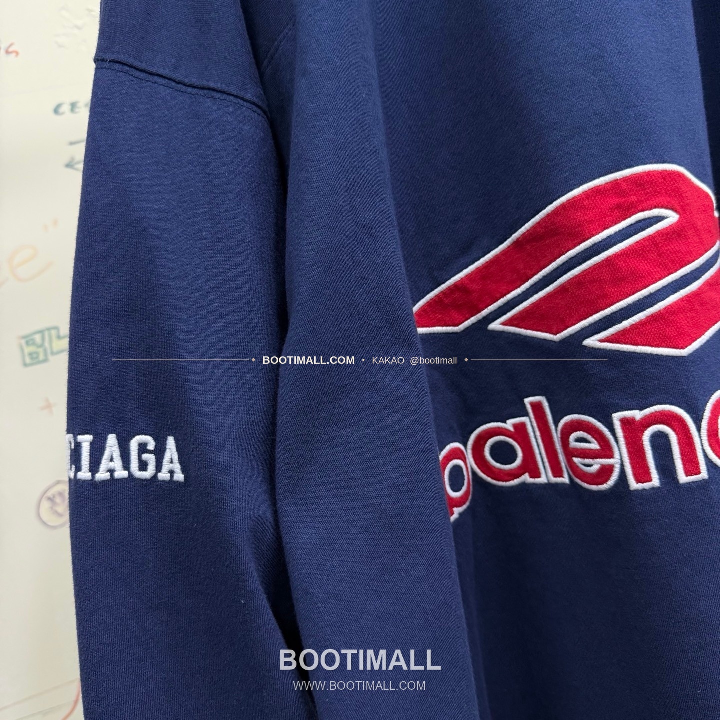 발렌시아가 2026SS 3B로고 프린트 자수 루즈핏 V넥 반팔 티셔츠 Balenciaga 2026 SS 3B Logo Print Embroidered Loose Fit V Neck Short Sleeve T-Shirt 14