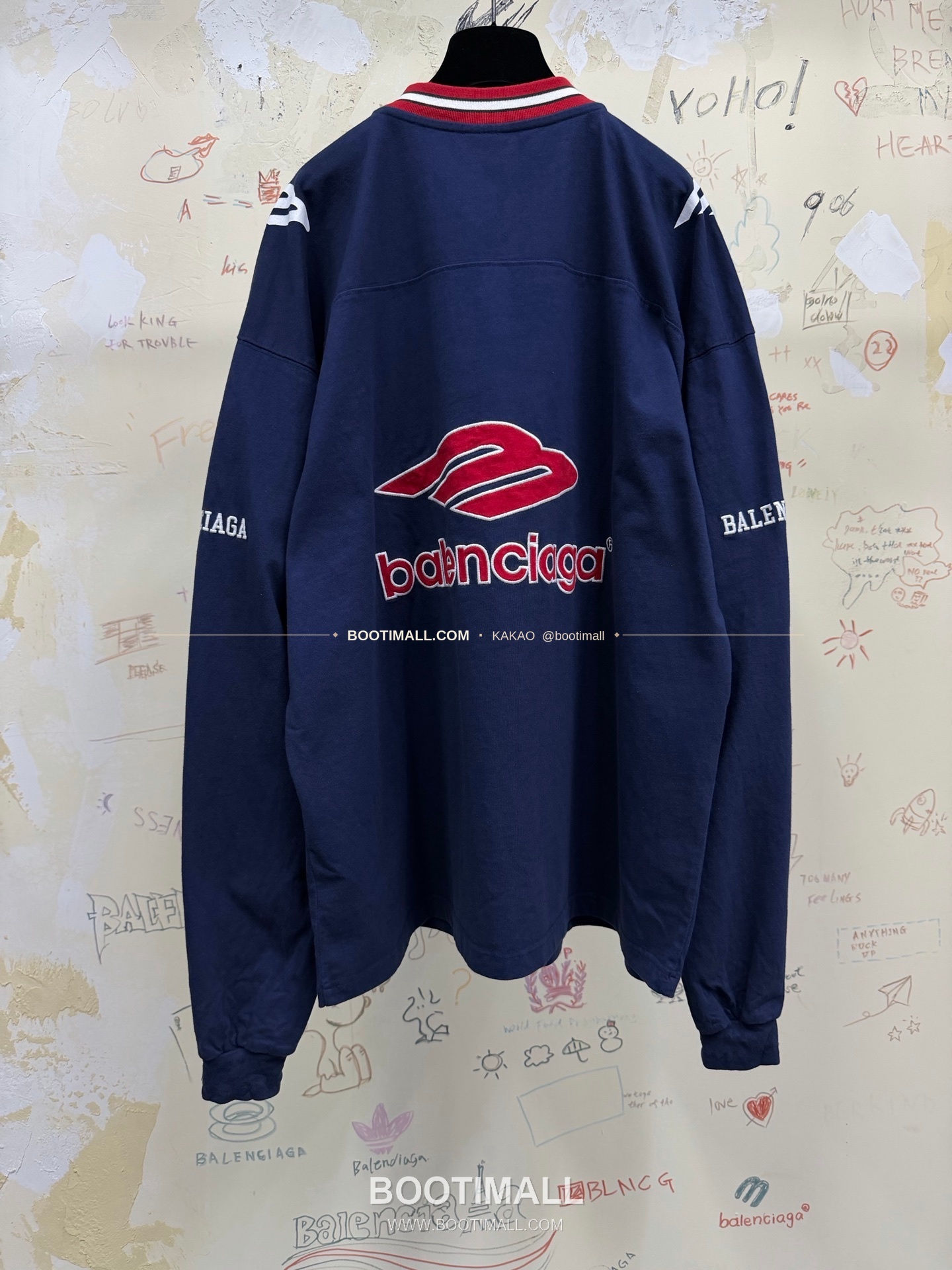 발렌시아가 2026SS 3B로고 프린트 자수 루즈핏 V넥 반팔 티셔츠 Balenciaga 2026 SS 3B Logo Print Embroidered Loose Fit V Neck Short Sleeve T-Shirt 16