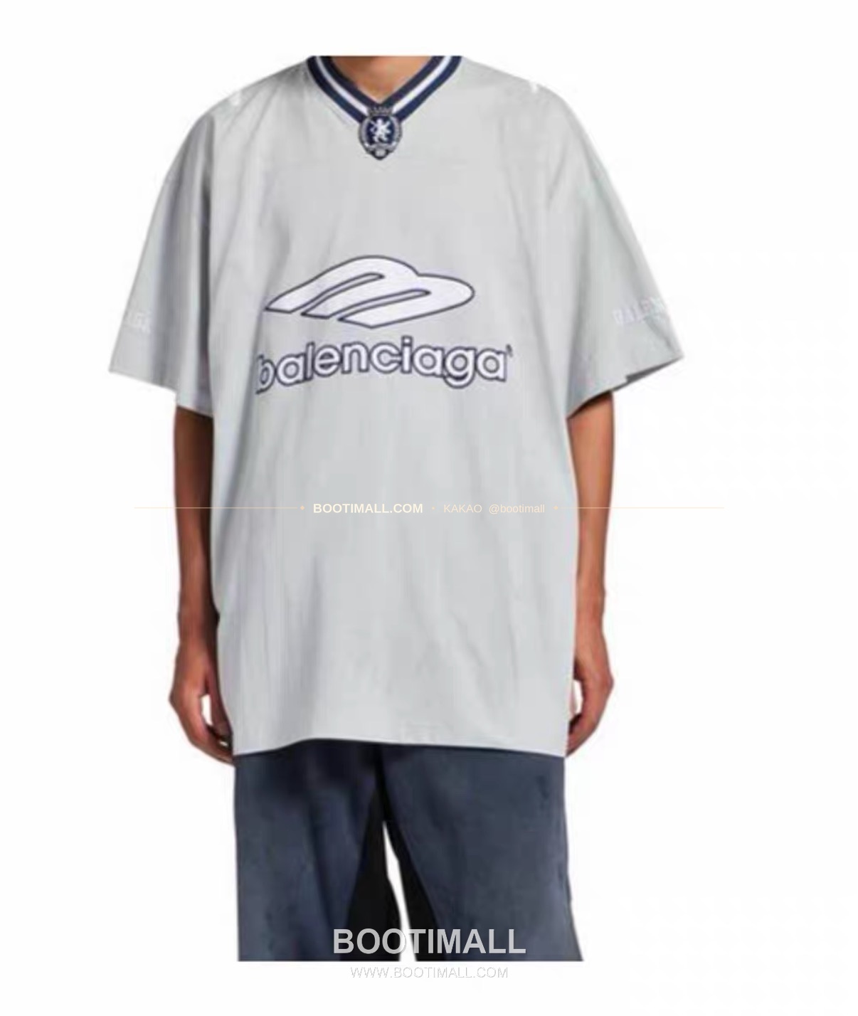 발렌시아가 2026SS 3B로고 자수 프린트 루즈핏 V넥 반팔 티셔츠 Balenciaga 2026 SS 3B Logo Embroidered Print Loose Fit V Neck Short Sleeve T-Shirt 2