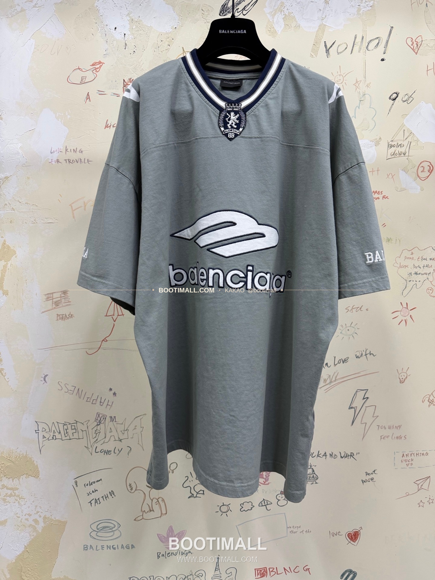 발렌시아가 2026SS 3B로고 자수 프린트 루즈핏 V넥 반팔 티셔츠 Balenciaga 2026 SS 3B Logo Embroidered Print Loose Fit V Neck Short Sleeve T-Shirt 11