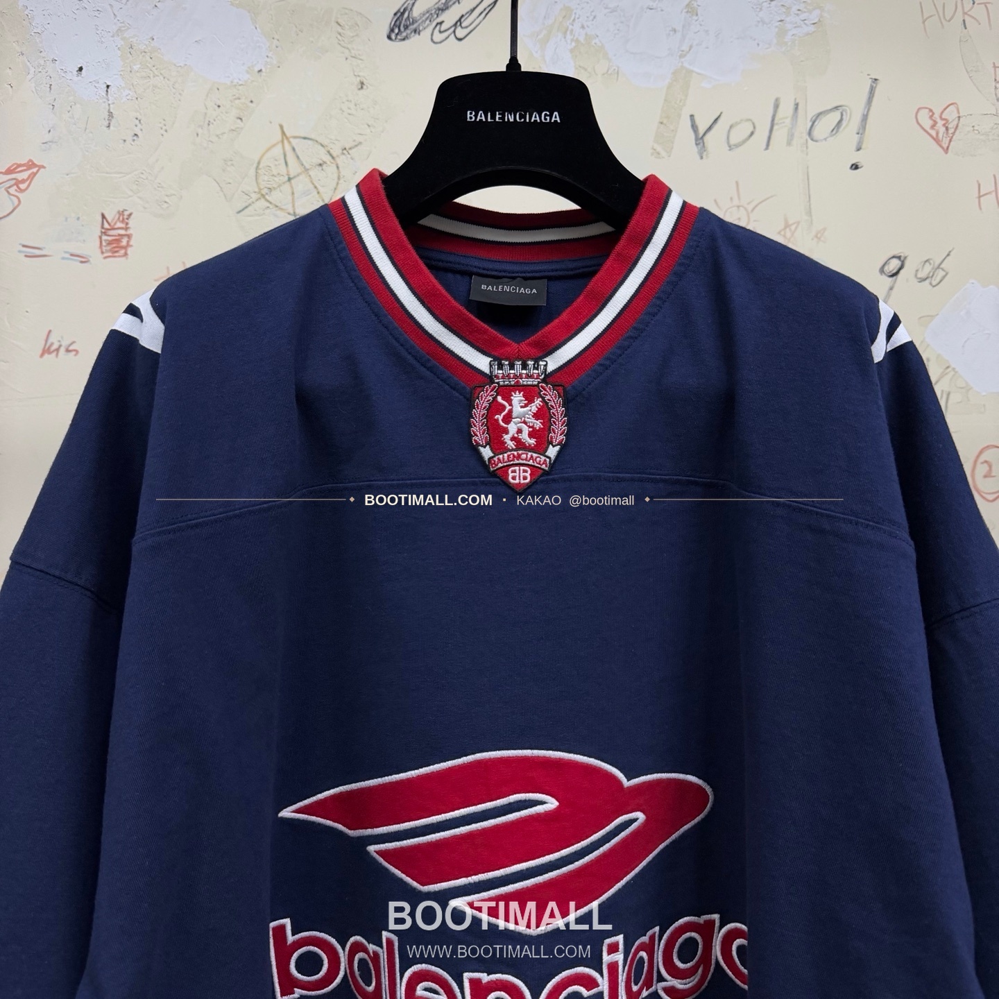 발렌시아가 2026SS 3B로고 자수 프린트 루즈핏 V넥 반팔 티셔츠 Balenciaga 2026 SS 3B Logo Embroidered Print Loose Fit V Neck Short Sleeve T-Shirt 8