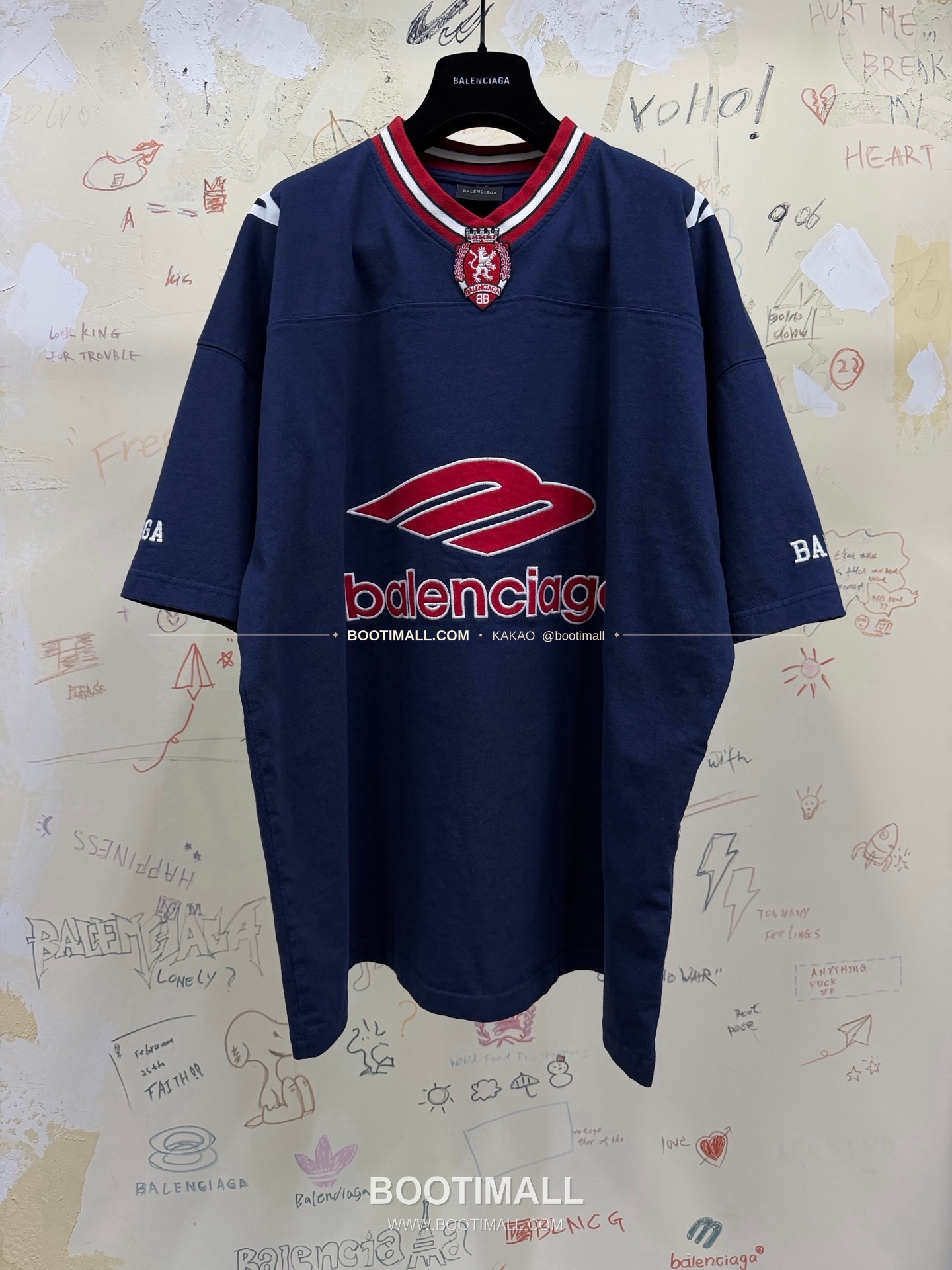 발렌시아가 2026SS 3B로고 자수 프린트 루즈핏 V넥 반팔 티셔츠 Balenciaga 2026 SS 3B Logo Embroidered Print Loose Fit V Neck Short Sleeve T-Shirt 13