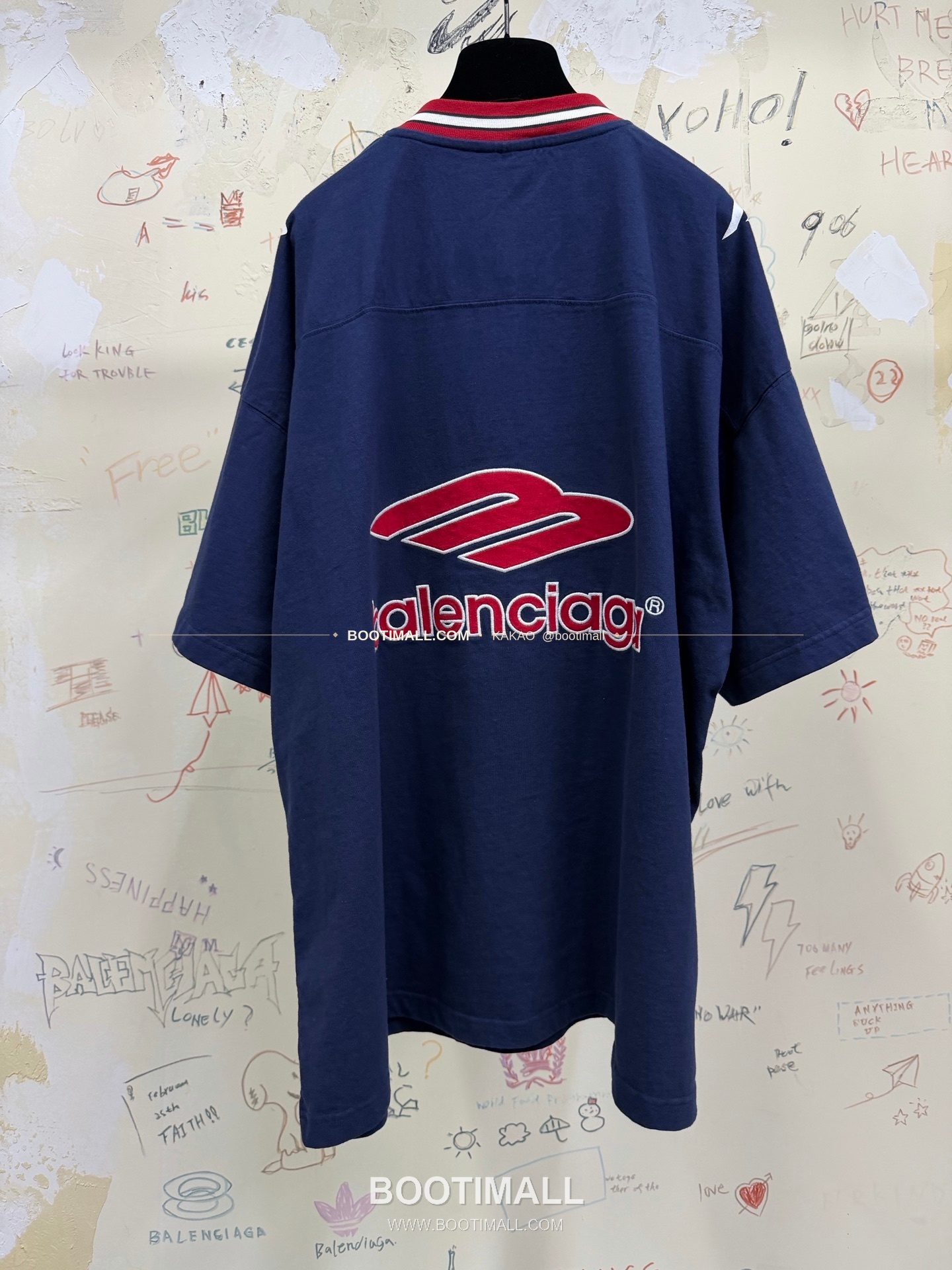 발렌시아가 2026SS 3B로고 자수 프린트 루즈핏 V넥 반팔 티셔츠 Balenciaga 2026 SS 3B Logo Embroidered Print Loose Fit V Neck Short Sleeve T-Shirt 14