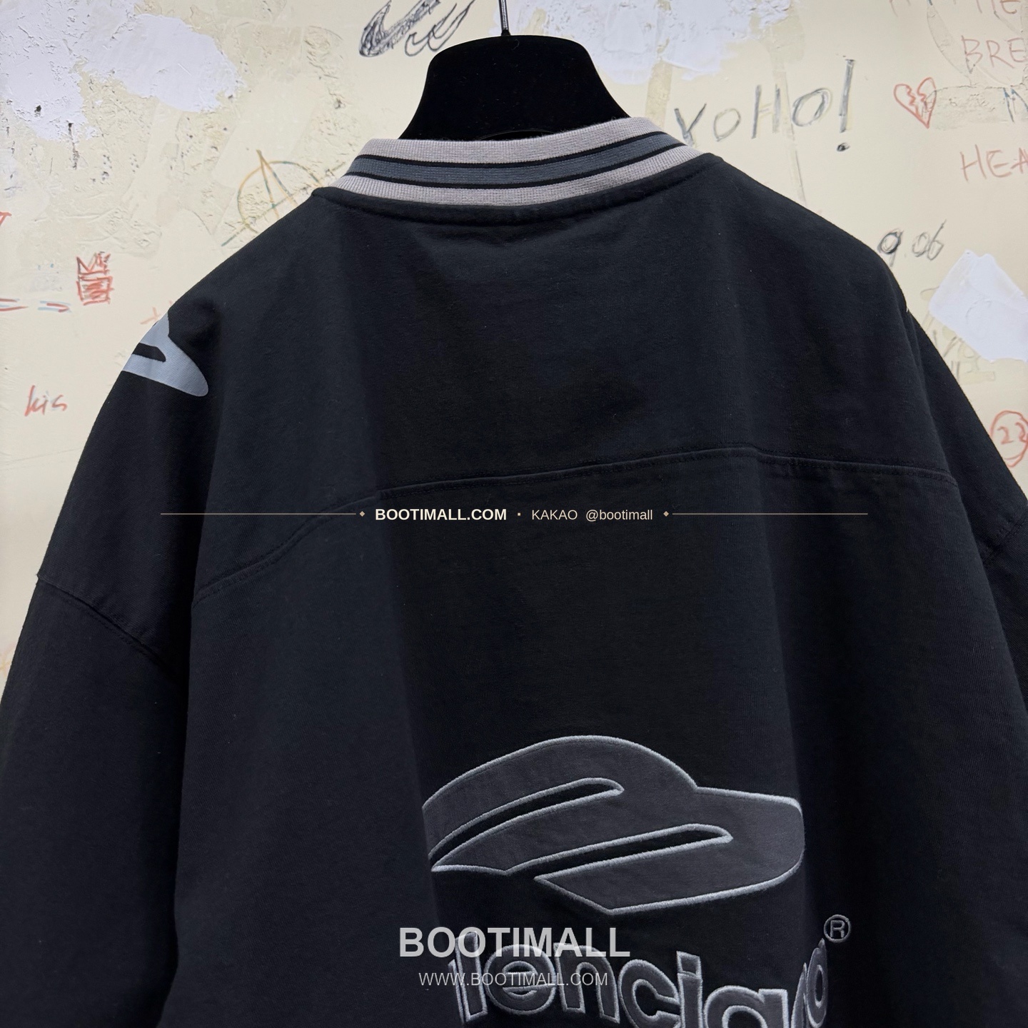 발렌시아가 2026SS 3B로고 자수 프린트 루즈핏 V넥 반팔 티셔츠 Balenciaga 2026 SS 3B Logo Embroidered Print Loose Fit V Neck Short Sleeve T-Shirt 11