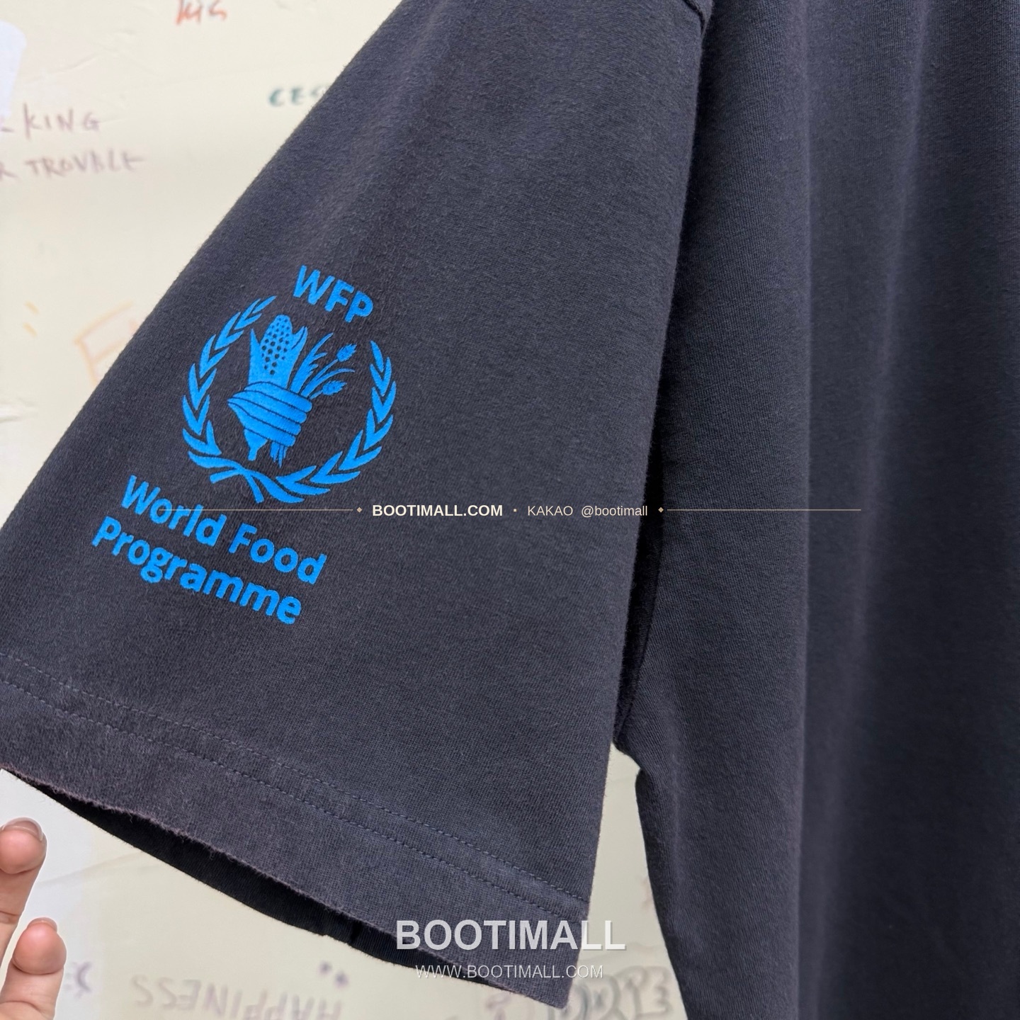 발렌시아가 2026SS WFP 로고프린트 워싱 레귤러핏 반팔 티셔츠 Balenciaga 2026 SS WFP Logo Print Washed Regular Fit Short Sleeve T-Shirt 3