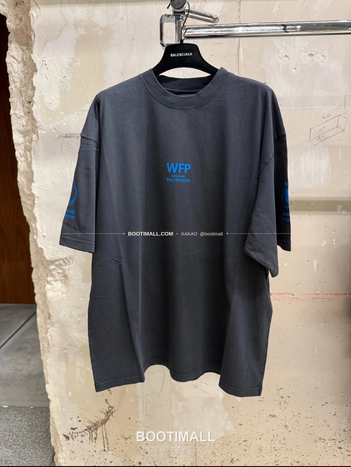 발렌시아가 2026SS WFP 로고프린트 워싱 레귤러핏 반팔 티셔츠 Balenciaga 2026 SS WFP Logo Print Washed Regular Fit Short Sleeve T-Shirt 9