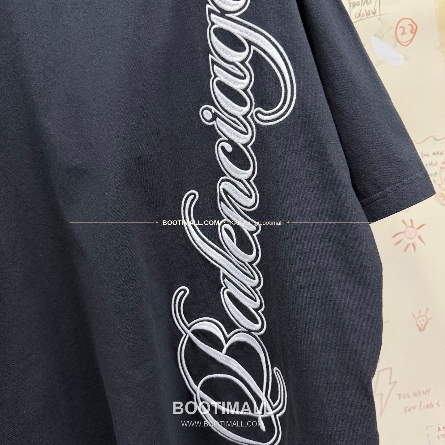 발렌시아가 2026SS 그래피티 로고자수 루즈핏 코튼 반팔 티셔츠 Balenciaga 2026 SS Graffiti Logo Embroidered Loose Fit Cotton Short Sleeve T-Shirt 7