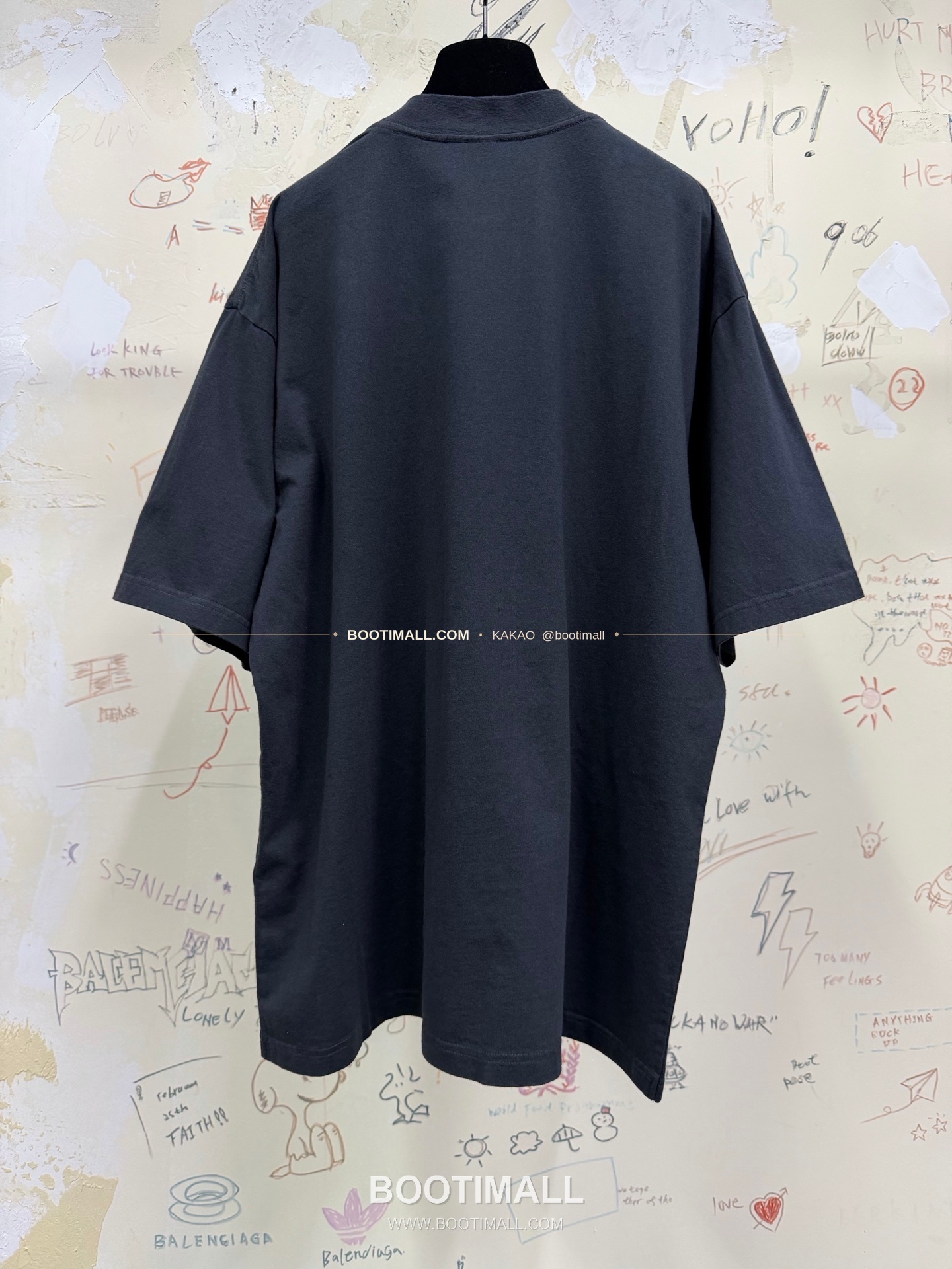 발렌시아가 2026SS 그래피티 로고자수 루즈핏 코튼 반팔 티셔츠 Balenciaga 2026 SS Graffiti Logo Embroidered Loose Fit Cotton Short Sleeve T-Shirt 10