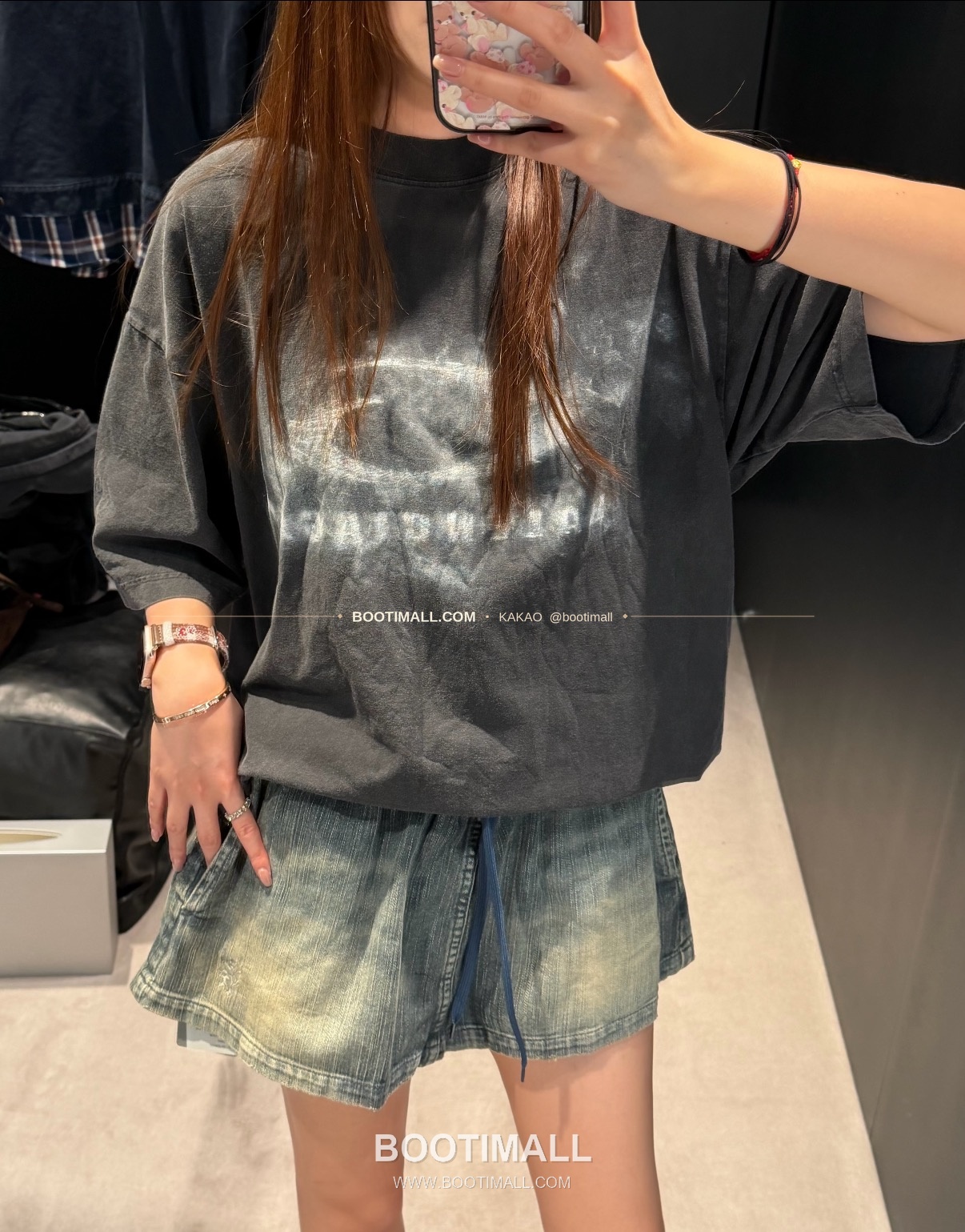 발렌시아가 2026SS 그래피티 링로고 프린트 워싱 루즈핏 반팔 티셔츠 Balenciaga 2026 SS Graffiti Ring Logo Print Washed Loose Fit Short Sleeve T-Shirt 2