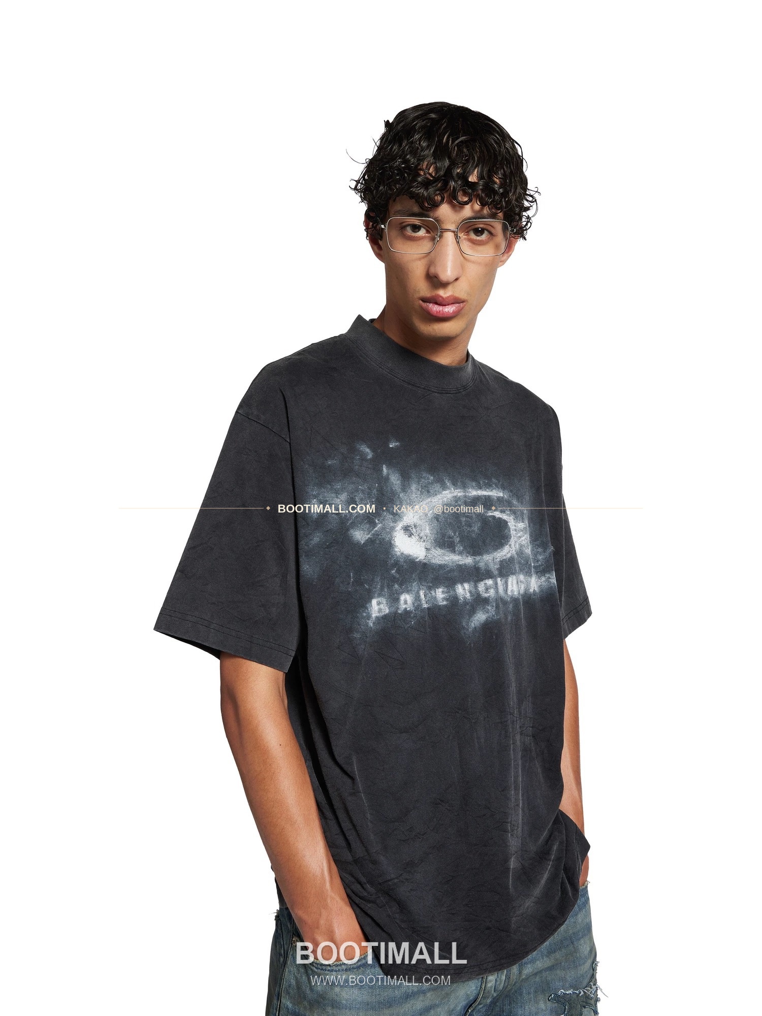 발렌시아가 2026SS 그래피티 링로고 프린트 워싱 루즈핏 반팔 티셔츠 Balenciaga 2026 SS Graffiti Ring Logo Print Washed Loose Fit Short Sleeve T-Shirt 5