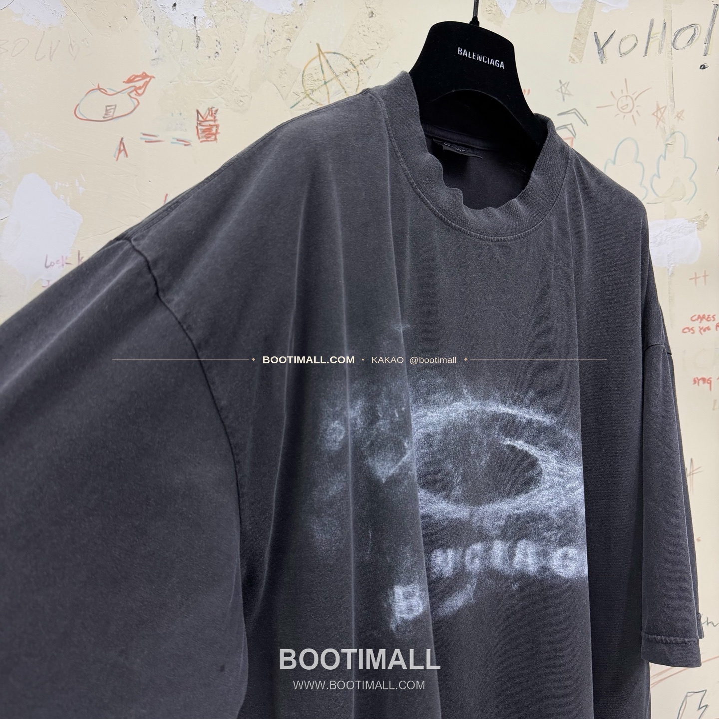 발렌시아가 2026SS 그래피티 링로고 프린트 워싱 루즈핏 반팔 티셔츠 Balenciaga 2026 SS Graffiti Ring Logo Print Washed Loose Fit Short Sleeve T-Shirt 10