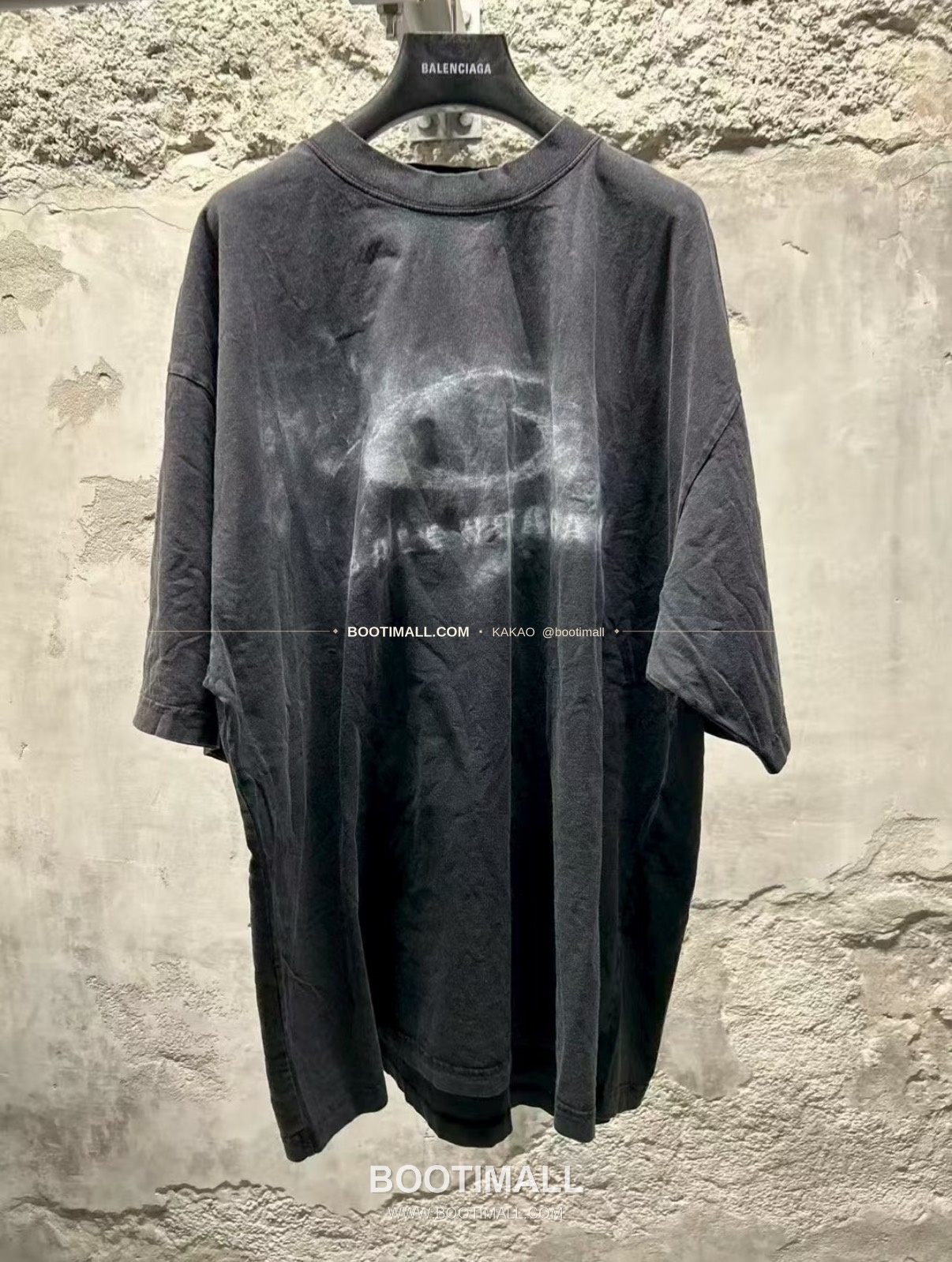 발렌시아가 2026SS 그래피티 링로고 프린트 워싱 루즈핏 반팔 티셔츠 Balenciaga 2026 SS Graffiti Ring Logo Print Washed Loose Fit Short Sleeve T-Shirt 15