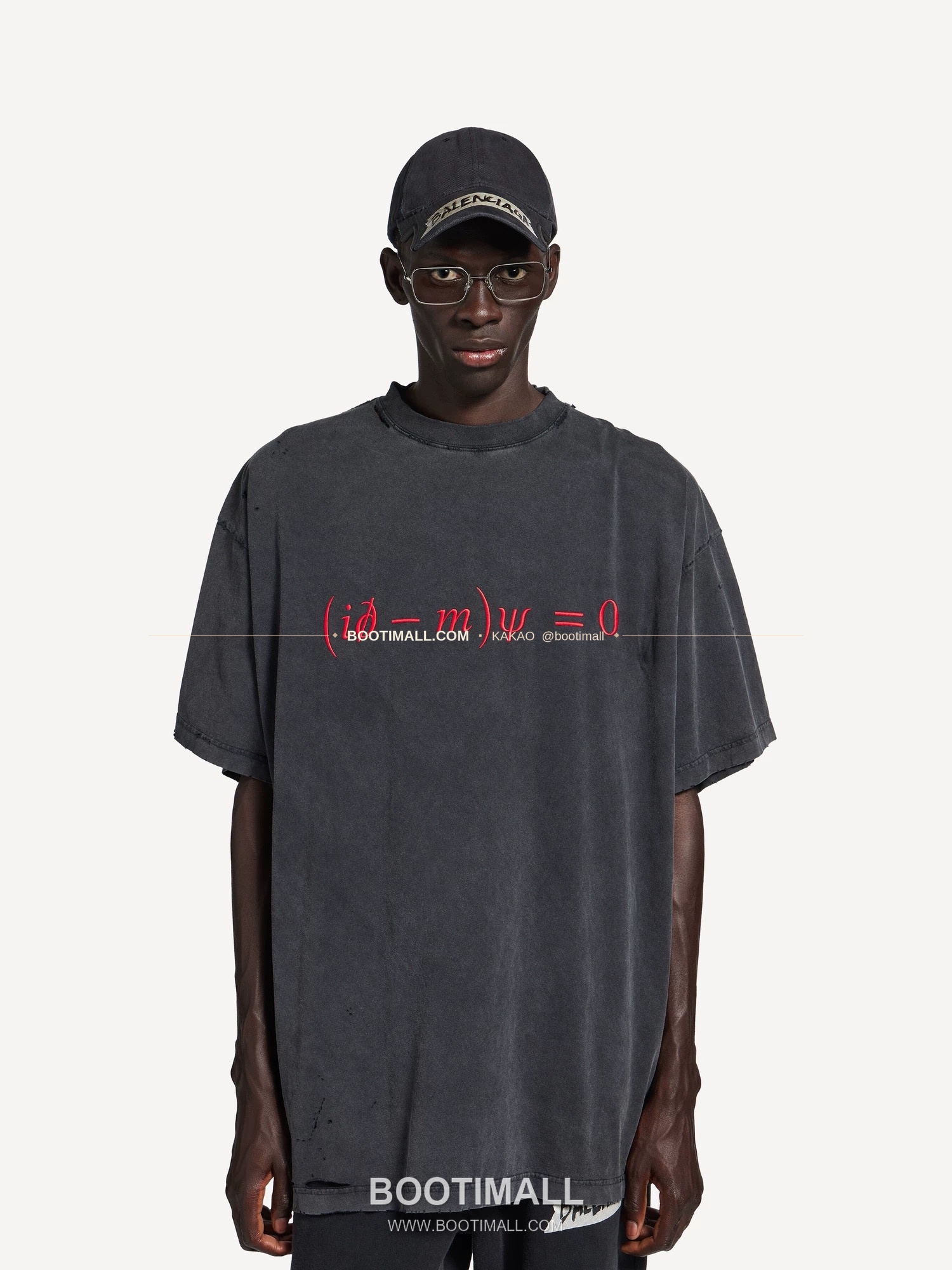 발렌시아가 2026SS 발렌타인데이 디랙로고 자수 워싱 루즈핏 반팔 티셔츠 Balenciaga 2026 SS Valentine Dirac Logo Embroidered Washed Loose Fit Short Sleeve T-Shirt 7