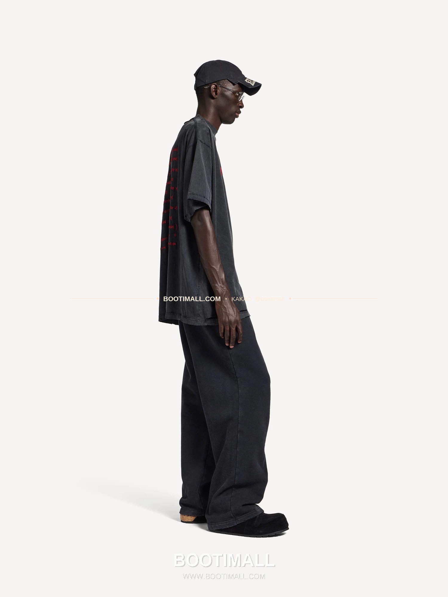 발렌시아가 2026SS 발렌타인데이 디랙로고 자수 워싱 루즈핏 반팔 티셔츠 Balenciaga 2026 SS Valentine Dirac Logo Embroidered Washed Loose Fit Short Sleeve T-Shirt 10