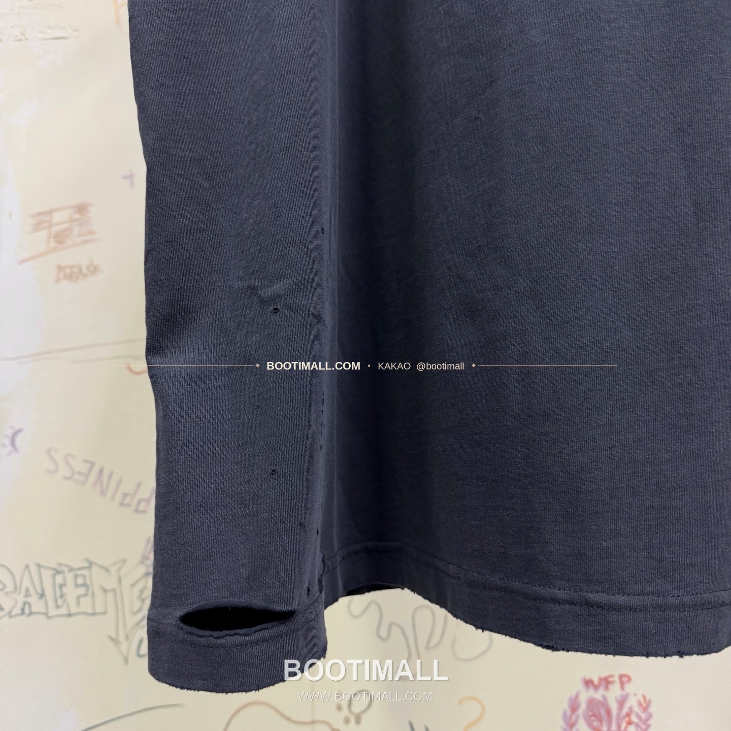 발렌시아가 2026SS 발렌타인데이 디랙로고 자수 워싱 루즈핏 반팔 티셔츠 Balenciaga 2026 SS Valentine Dirac Logo Embroidered Washed Loose Fit Short Sleeve T-Shirt 15