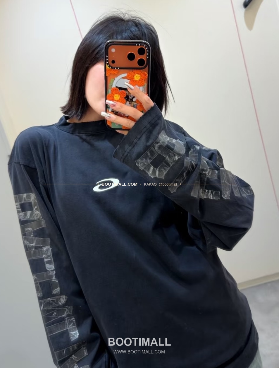 발렌시아가 2026SS 로고자수 실리콘프린트 워싱 루즈핏 코튼 롱슬리브 티셔츠 Balenciaga 2026 SS Logo Embroidered Silicone Print Washed Loose Fit Cotton Long Sleeve T-Shirt 2