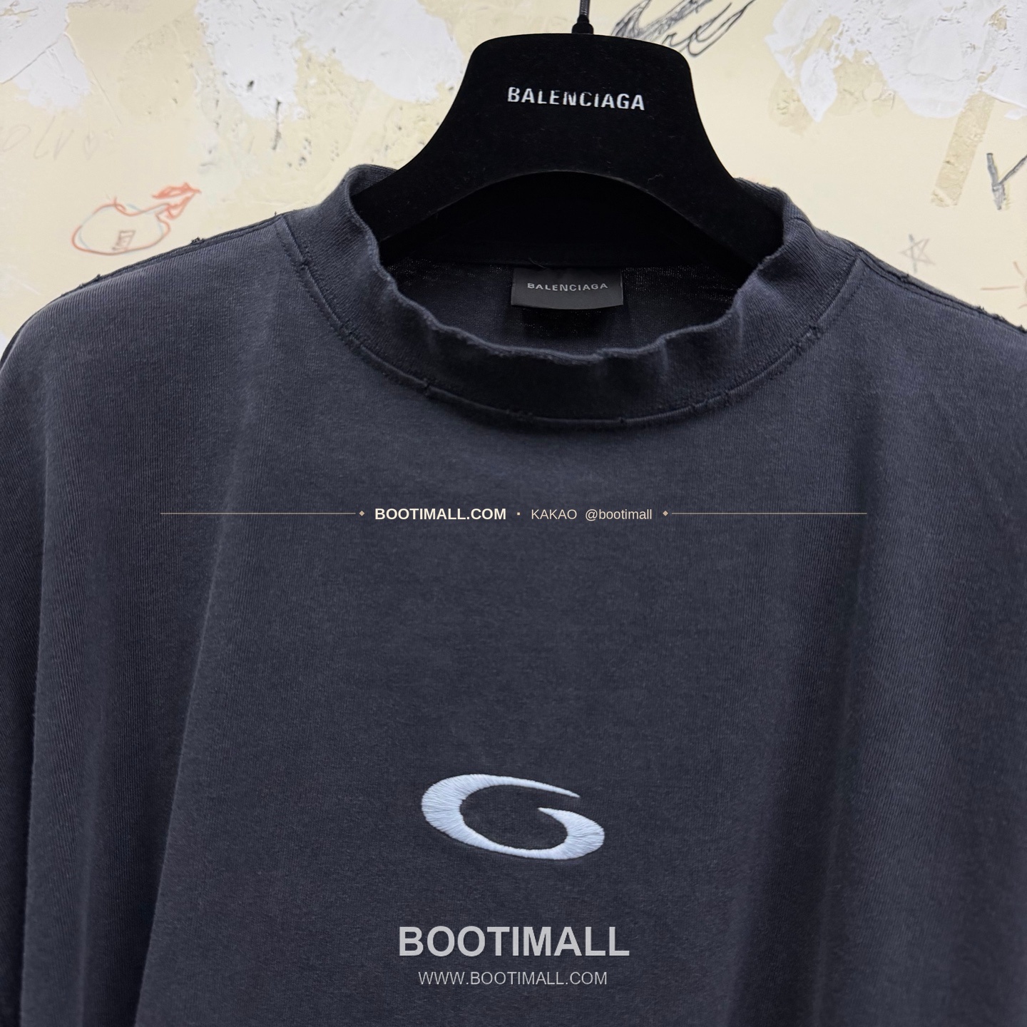 발렌시아가 2026SS 로고자수 실리콘프린트 워싱 루즈핏 코튼 롱슬리브 티셔츠 Balenciaga 2026 SS Logo Embroidered Silicone Print Washed Loose Fit Cotton Long Sleeve T-Shirt 13