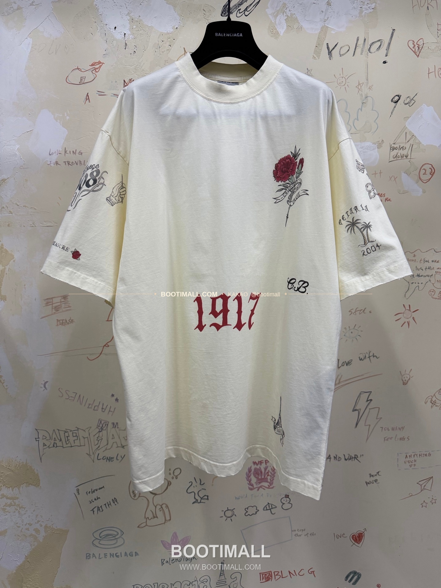 발렌시아가 2026SS 타투그래픽 프린트 워싱 루즈핏 반팔 티셔츠 Balenciaga 2026 SS Tattoo Graphic Print Washed Loose Fit Short Sleeve T-Shirt 8