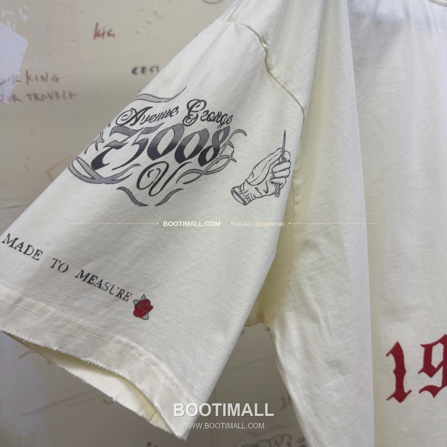 발렌시아가 2026SS 타투그래픽 프린트 워싱 루즈핏 반팔 티셔츠 Balenciaga 2026 SS Tattoo Graphic Print Washed Loose Fit Short Sleeve T-Shirt 11