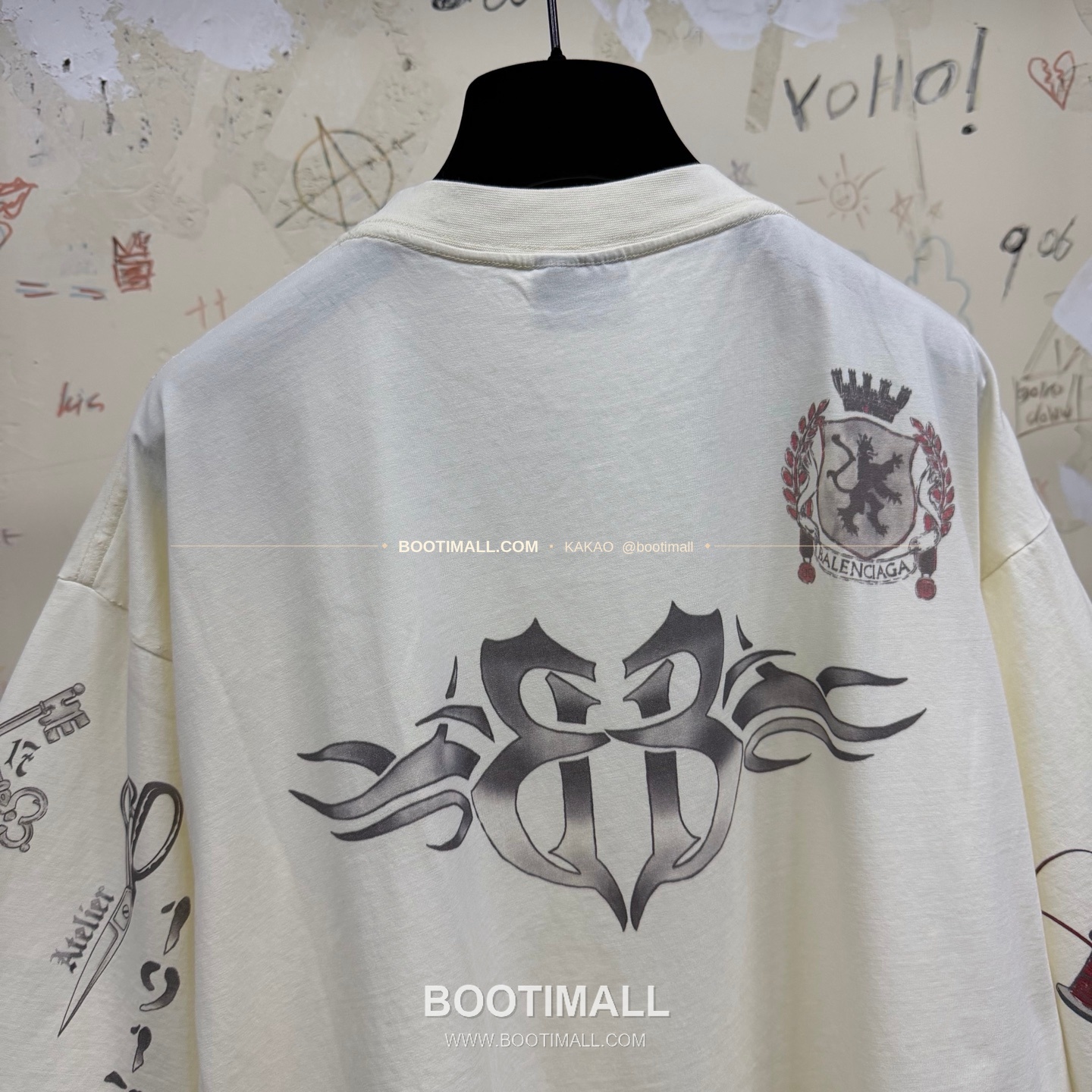 발렌시아가 2026SS 타투그래픽 프린트 워싱 루즈핏 반팔 티셔츠 Balenciaga 2026 SS Tattoo Graphic Print Washed Loose Fit Short Sleeve T-Shirt 15