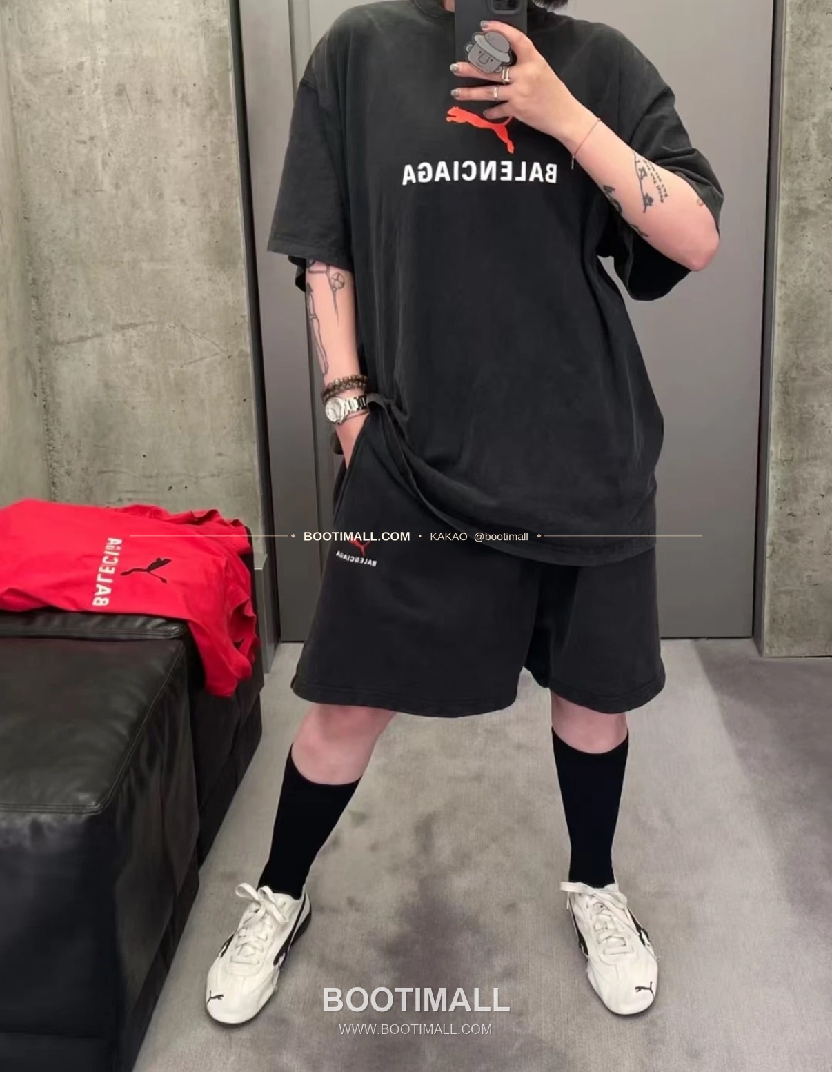 발렌시아가 2025SS 푸마 콜라보 로고자수 루즈핏 코튼 쇼츠 Balenciaga 2025 SS Puma Collaboration Logo Embroidered Loose Fit Cotton Shorts 1