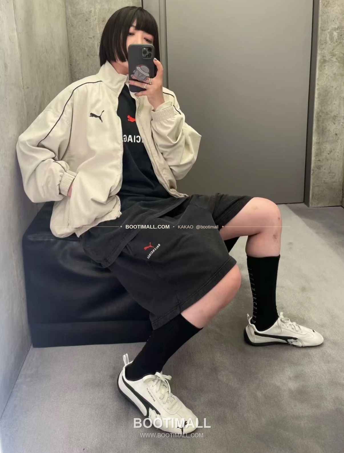 발렌시아가 2025SS 푸마 콜라보 로고자수 루즈핏 코튼 쇼츠 Balenciaga 2025 SS Puma Collaboration Logo Embroidered Loose Fit Cotton Shorts 2