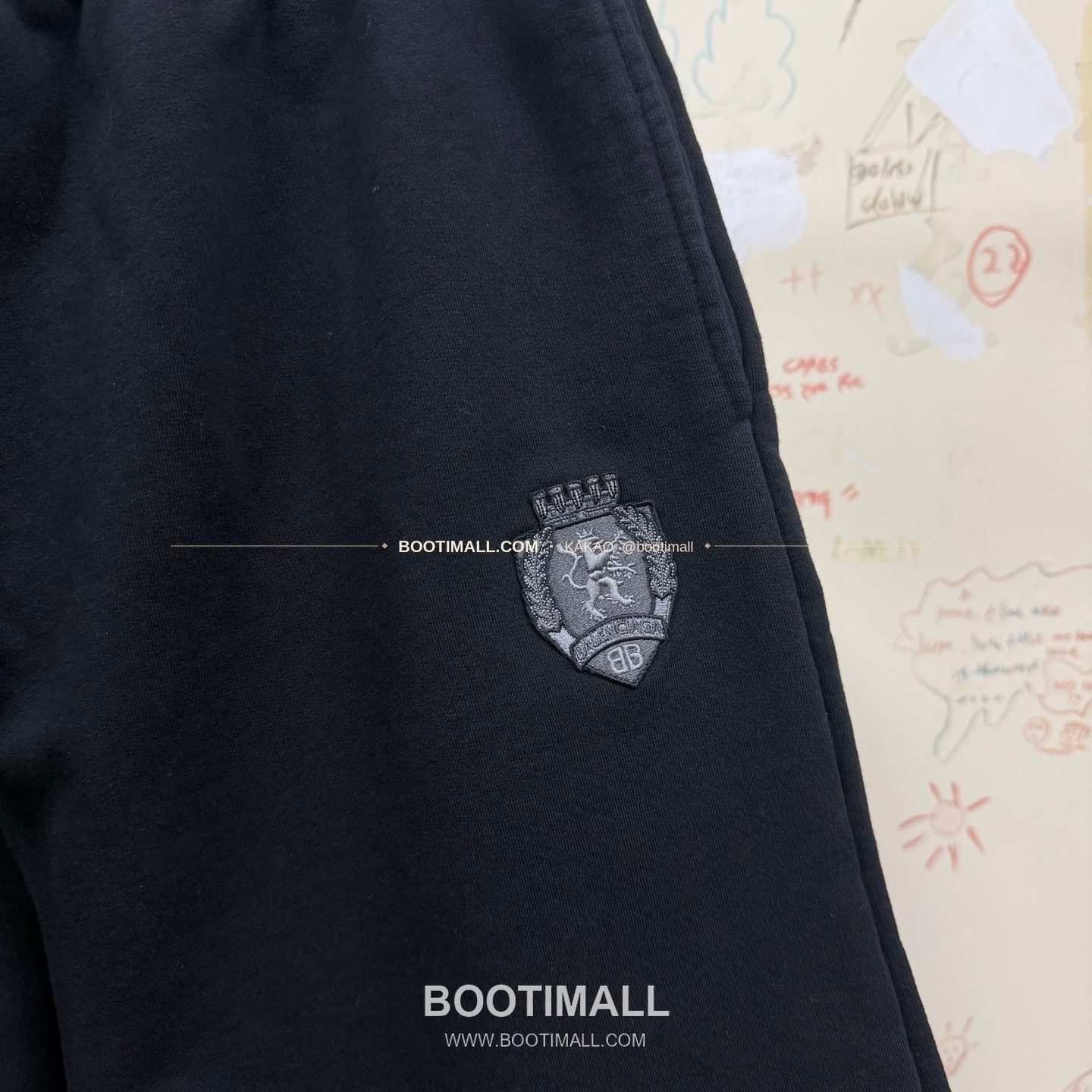 발렌시아가 2026SS 3B로고 자수 프린트 루즈핏 코튼 스웨트팬츠 Balenciaga 2026 SS 3B Logo Embroidered Print Loose Fit Cotton Sweatpants 3
