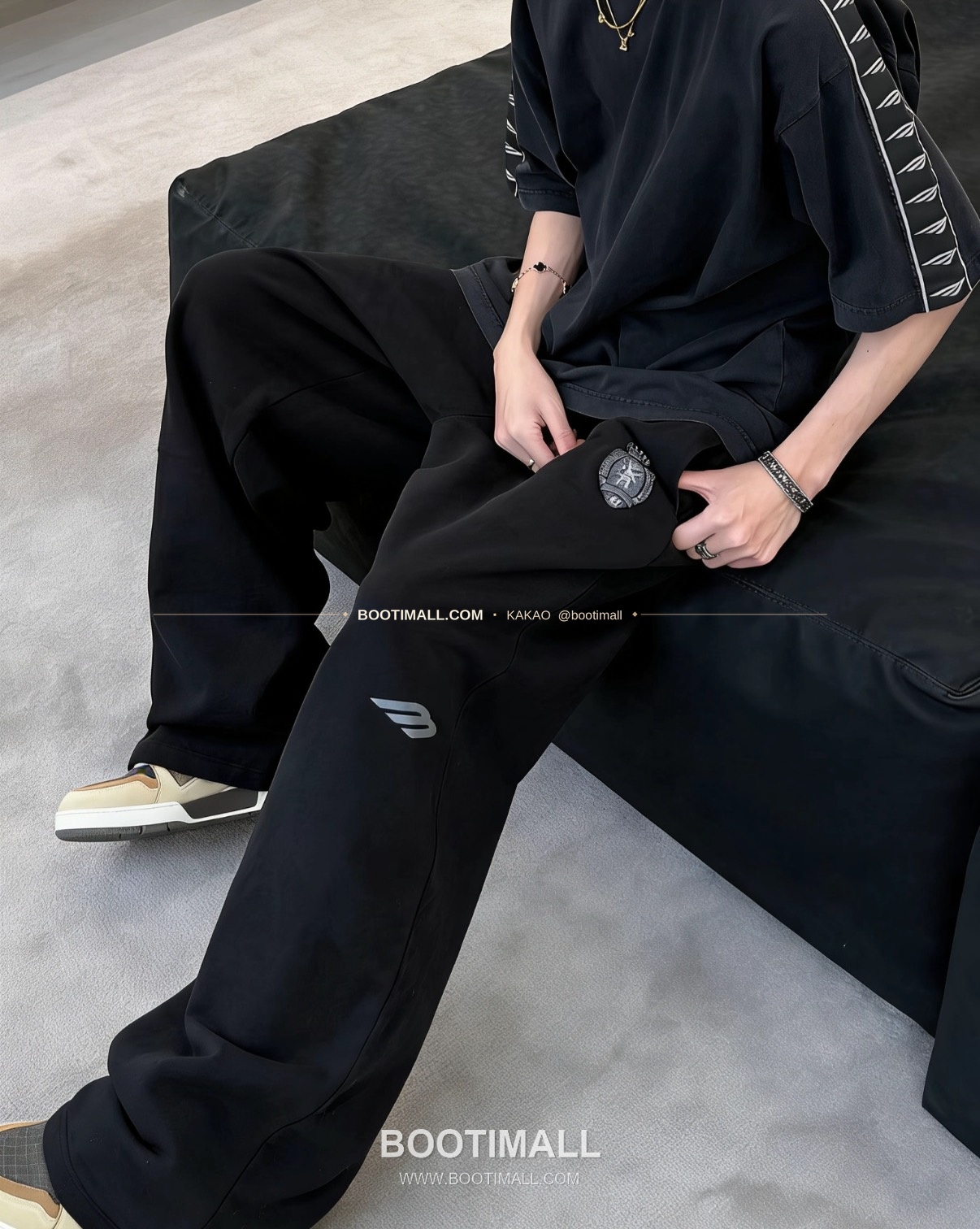 발렌시아가 2026SS 3B로고 자수 프린트 루즈핏 코튼 스웨트팬츠 Balenciaga 2026 SS 3B Logo Embroidered Print Loose Fit Cotton Sweatpants 2