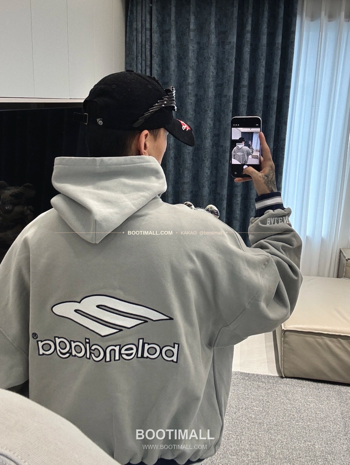 발렌시아가 2026SS 3B로고 자수 프린트 루즈핏 후드 스웨트셔츠 Balenciaga 2026 SS 3B Logo Embroidered Print Loose Fit Hooded Sweatshirt 2