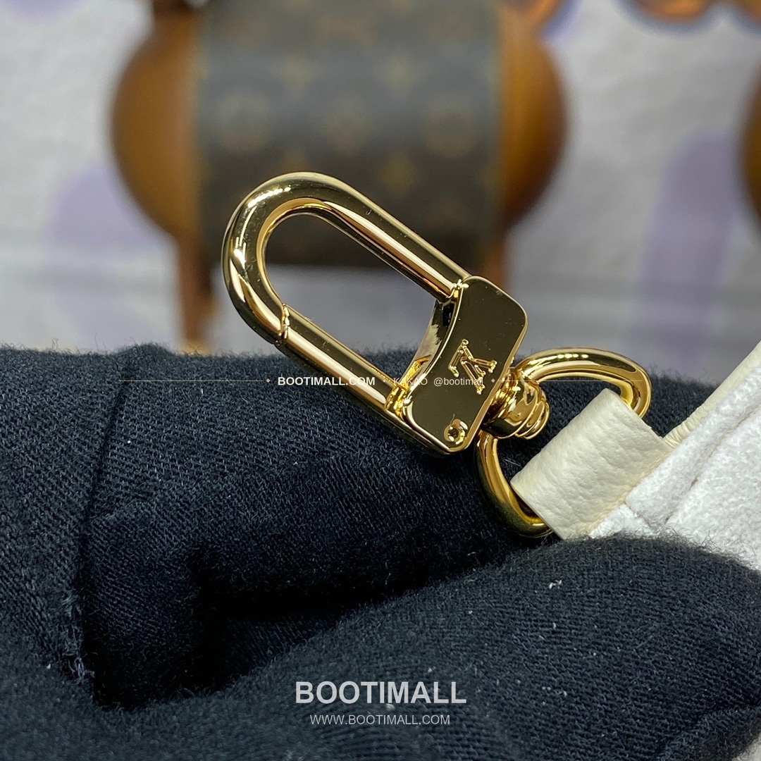 루이비통 모노그램 앙프렝뜨 레더 엠보싱 체인 백팩 쉐이크크림 Louis Vuitton Monogram Empreinte Leather Embossed Chain Backpack Pink M12987 22cm 7