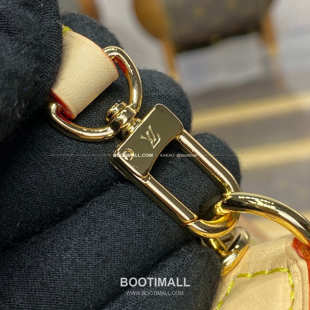 루이비통 모노그램 캔버스 락 디테일 포쉐트 티레트 브라운 숄더백 Louis Vuitton Monogram Canvas Lock Detail Pochette Tirette Brown Shoulder Bag M12859 22cm 7