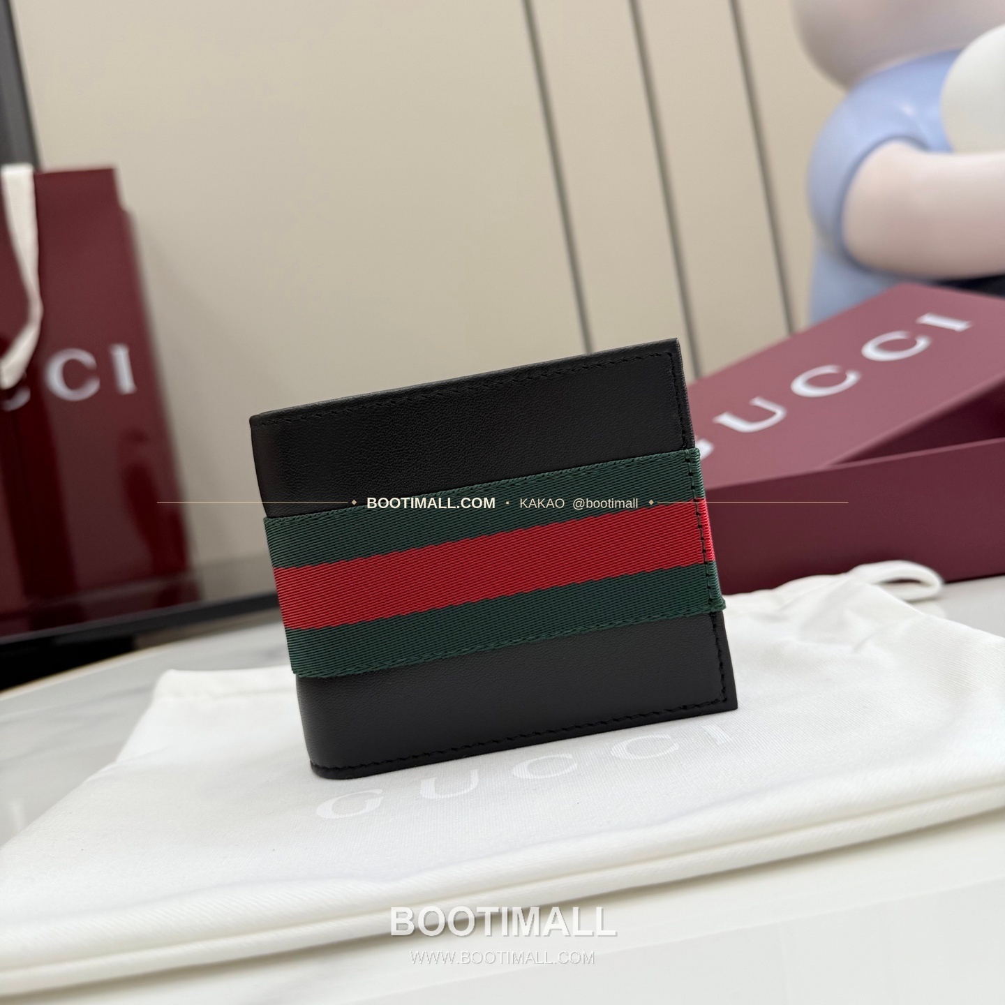구찌 소프트 레더 웹 스트랩 반지갑 블랙 Gucci Soft Leather Web Strap Bi-Fold Wallet Black 867269 11cm 1