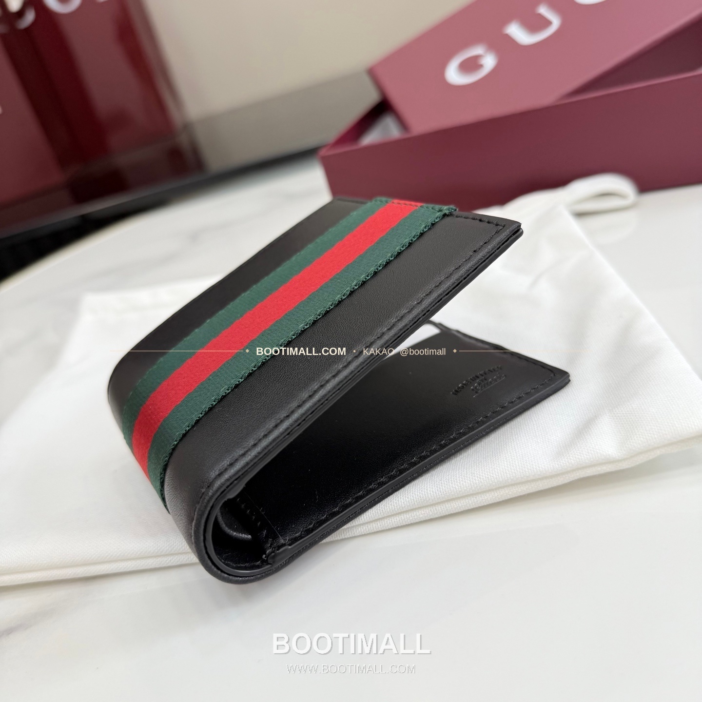 구찌 소프트 레더 웹 스트랩 반지갑 블랙 Gucci Soft Leather Web Strap Bi-Fold Wallet Black 867269 11cm 4