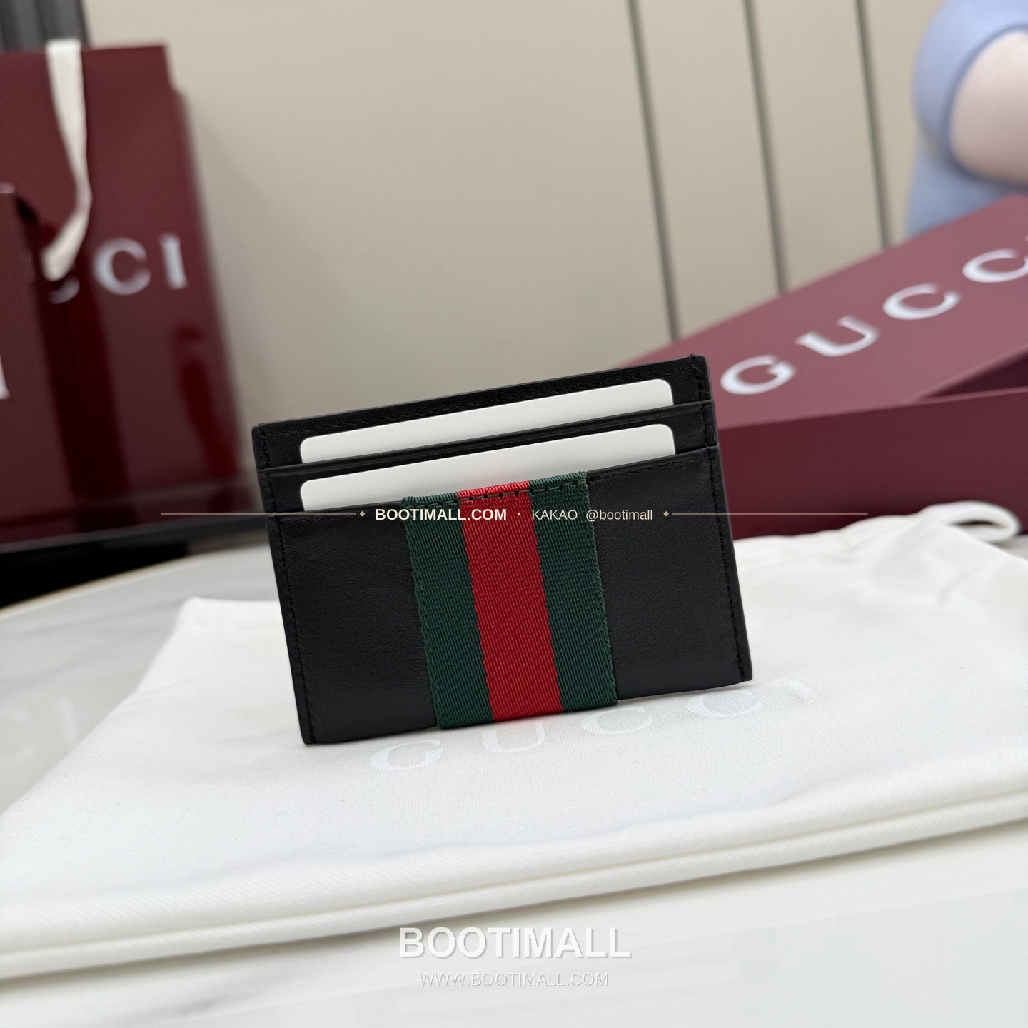 구찌 소프트 레더 웹 스트랩 카드지갑 블랙 Gucci Soft Leather Web Strap Card Holder Black 867277 10cm 3