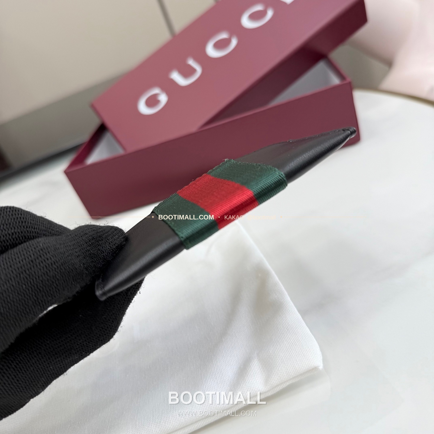 구찌 소프트 레더 웹 스트랩 카드지갑 블랙 Gucci Soft Leather Web Strap Card Holder Black 867277 10cm 4